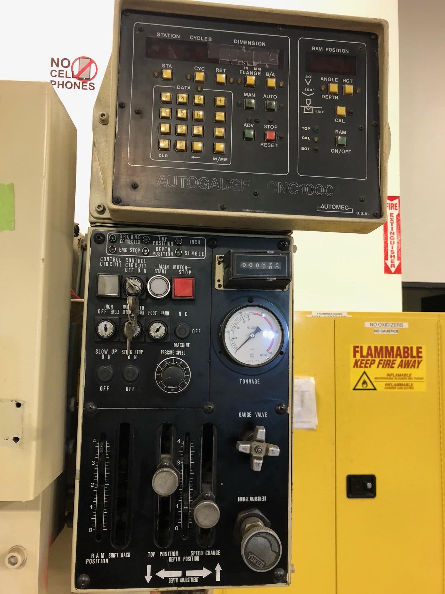 38 Ton x 4' Komatsu PHS35X125 CNC Press Brake, 1986 - Image 6