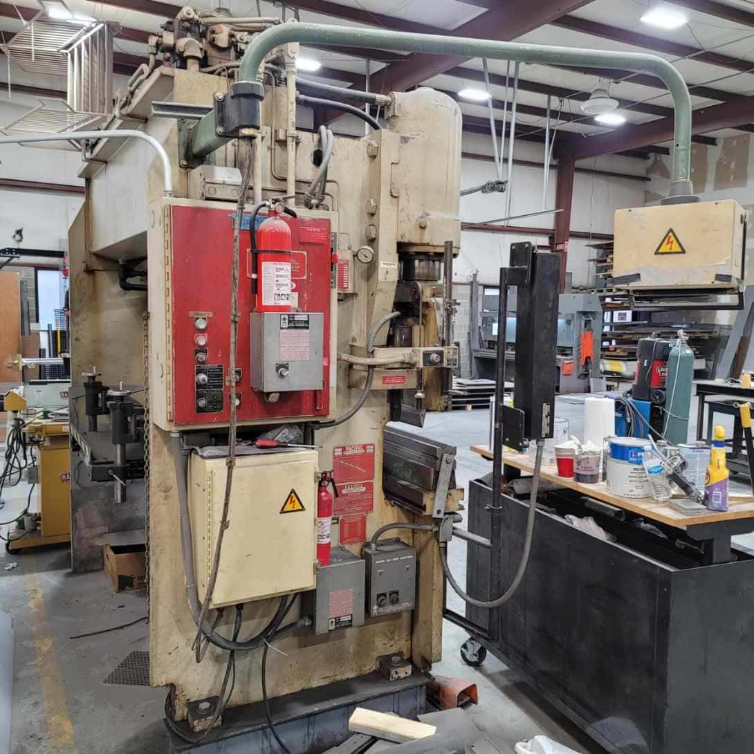 135 Ton x 12' Pacific K135-12 CNC Press Brake, 1973 - Image 3