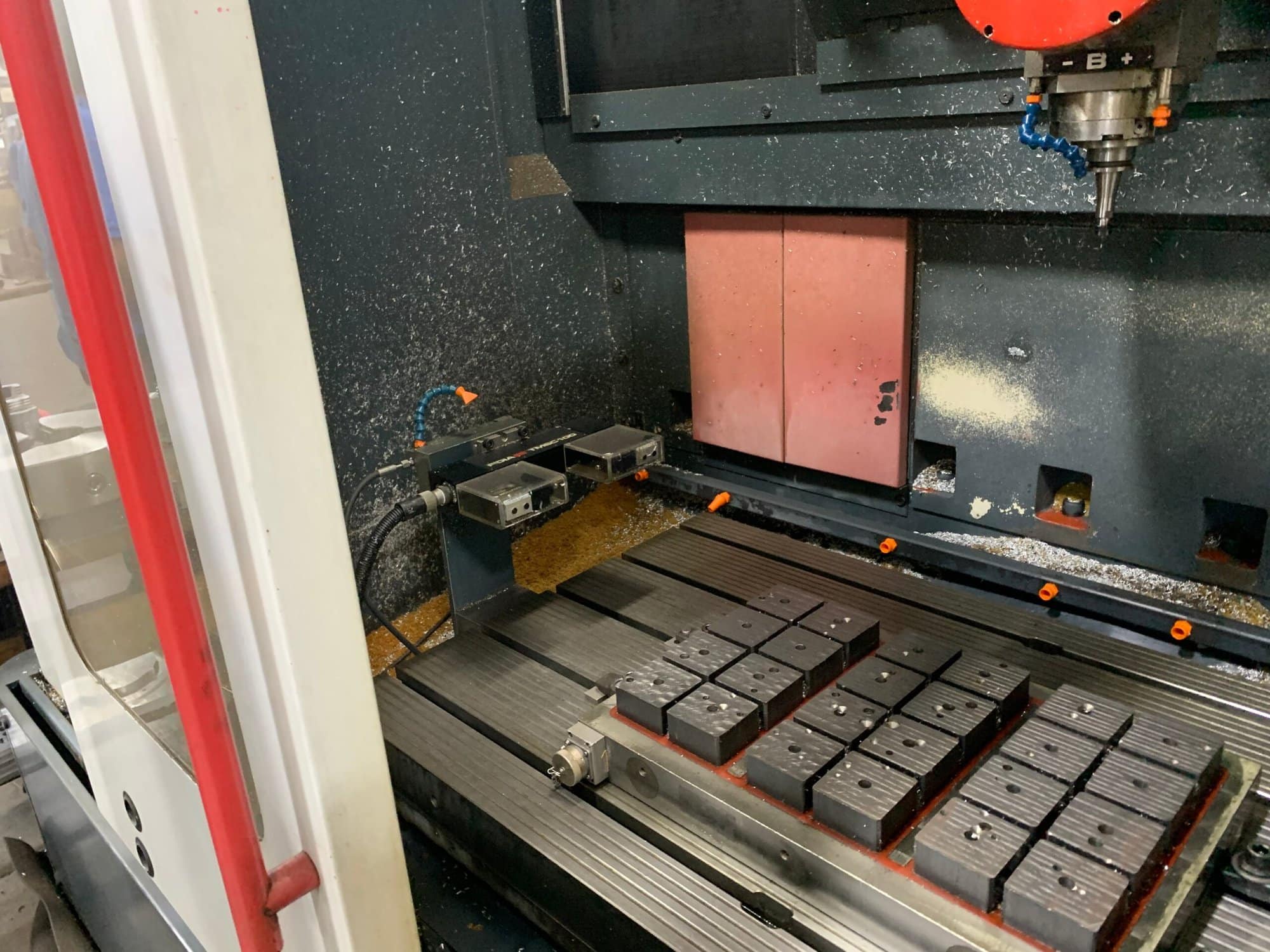 Fidia K165 Vertical Machining Center, 2001 - 5 Axis, Chip Conveyor & Flood Coolant - Image 3
