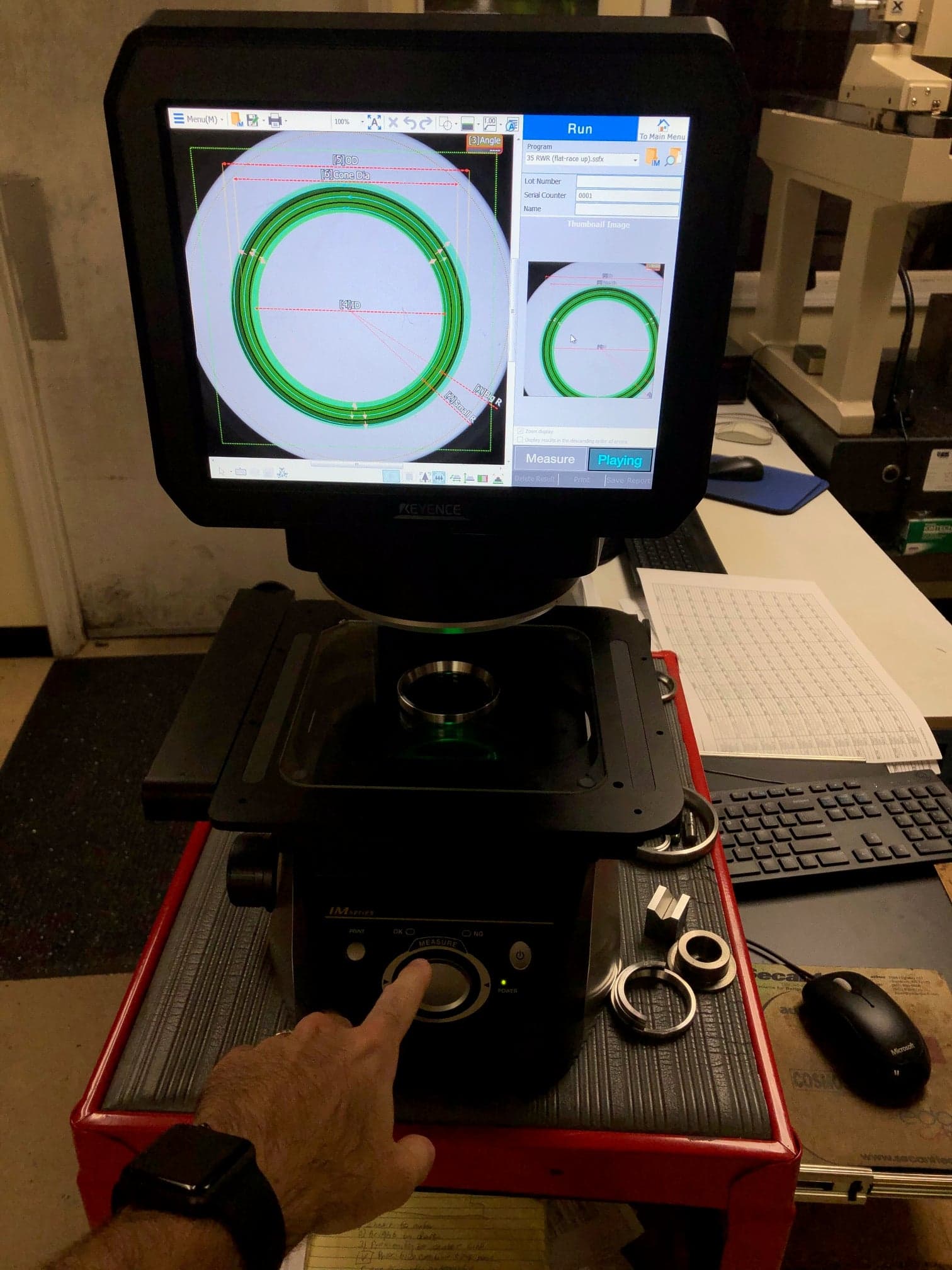 Keyence IM-7020 Image Dimension Measurement System, 2019 - Hardly Used - Image 3