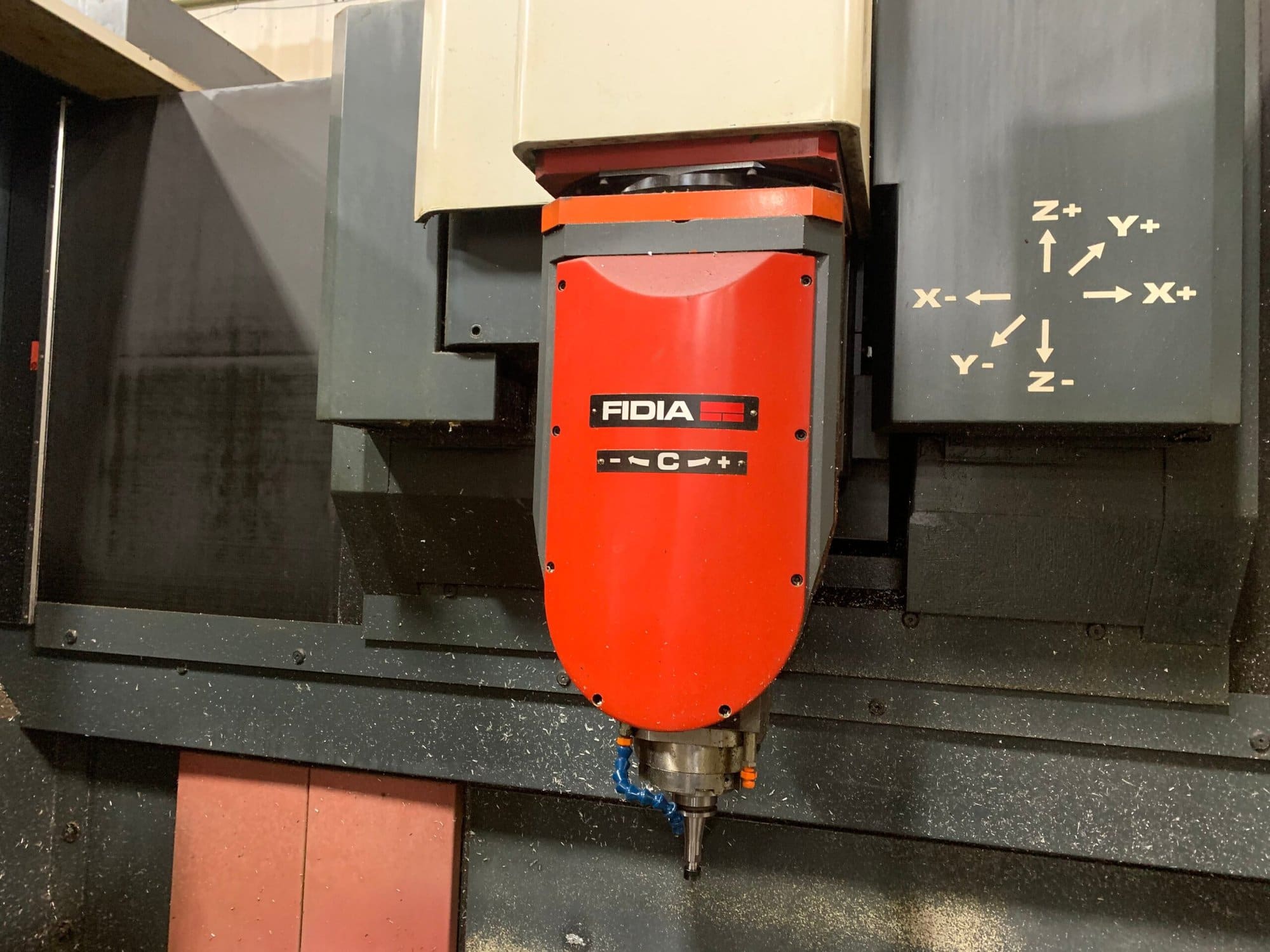 Fidia K165 Vertical Machining Center, 2001 - 5 Axis, Chip Conveyor & Flood Coolant - Image 4