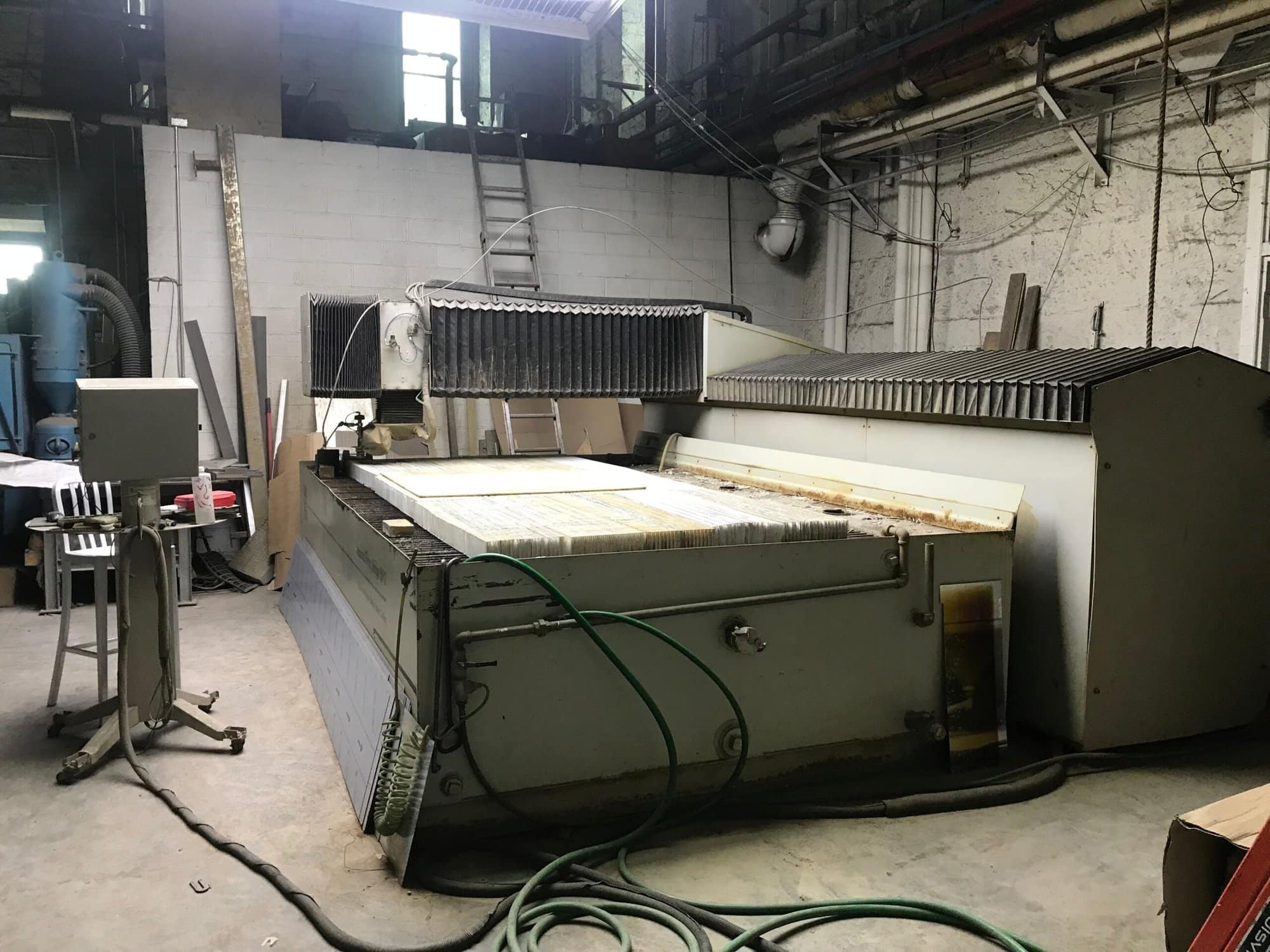 6' x 12' Flow Integrated Flying Bridge 6012 Waterjet, 2005 - 55,000 PSI - Image 4