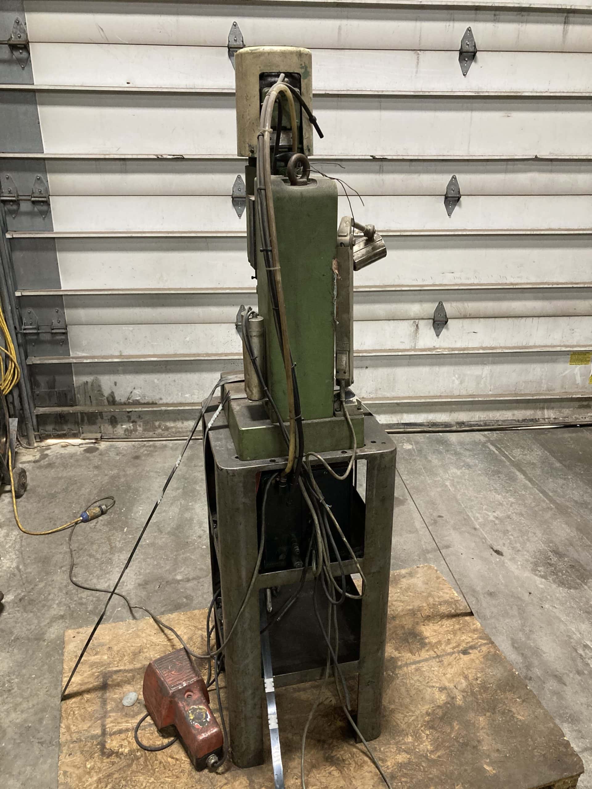 Bracker Radial RN 180 Orbital Riveting Machine - Image 2