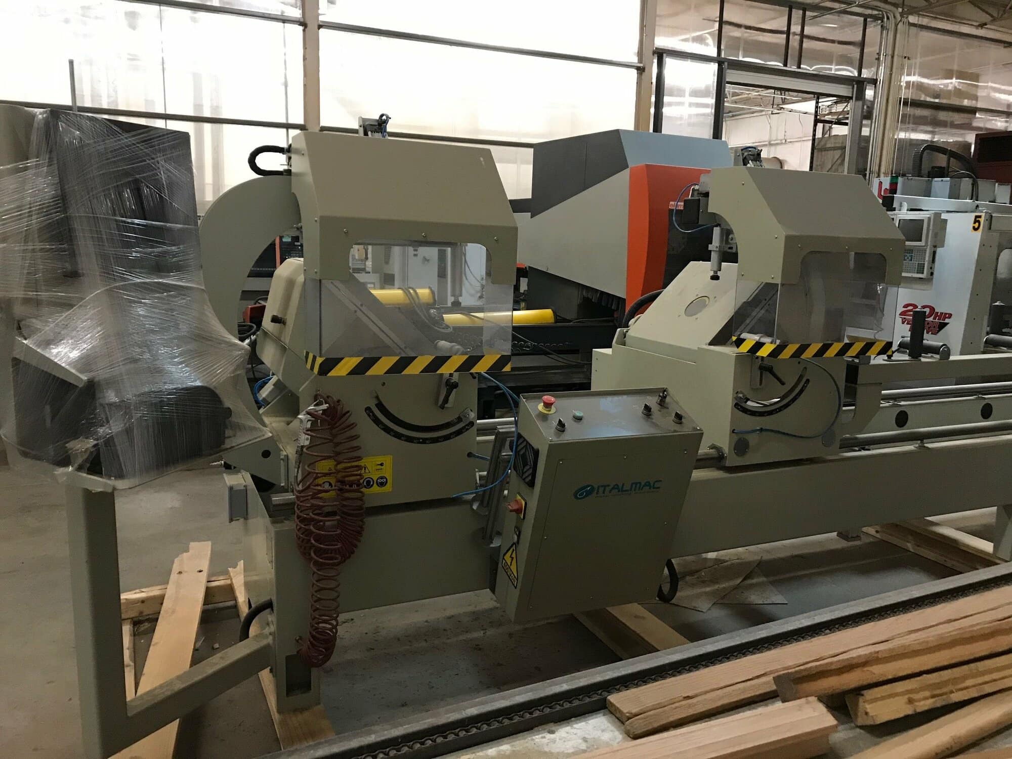 Italmac Reverse 9000 Automatic Twin Head Double End Miter Saw, 2016