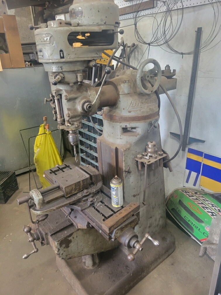Bridgeport Series 1/J Head Manual Knee Mill, 1970 - Available Immediately
