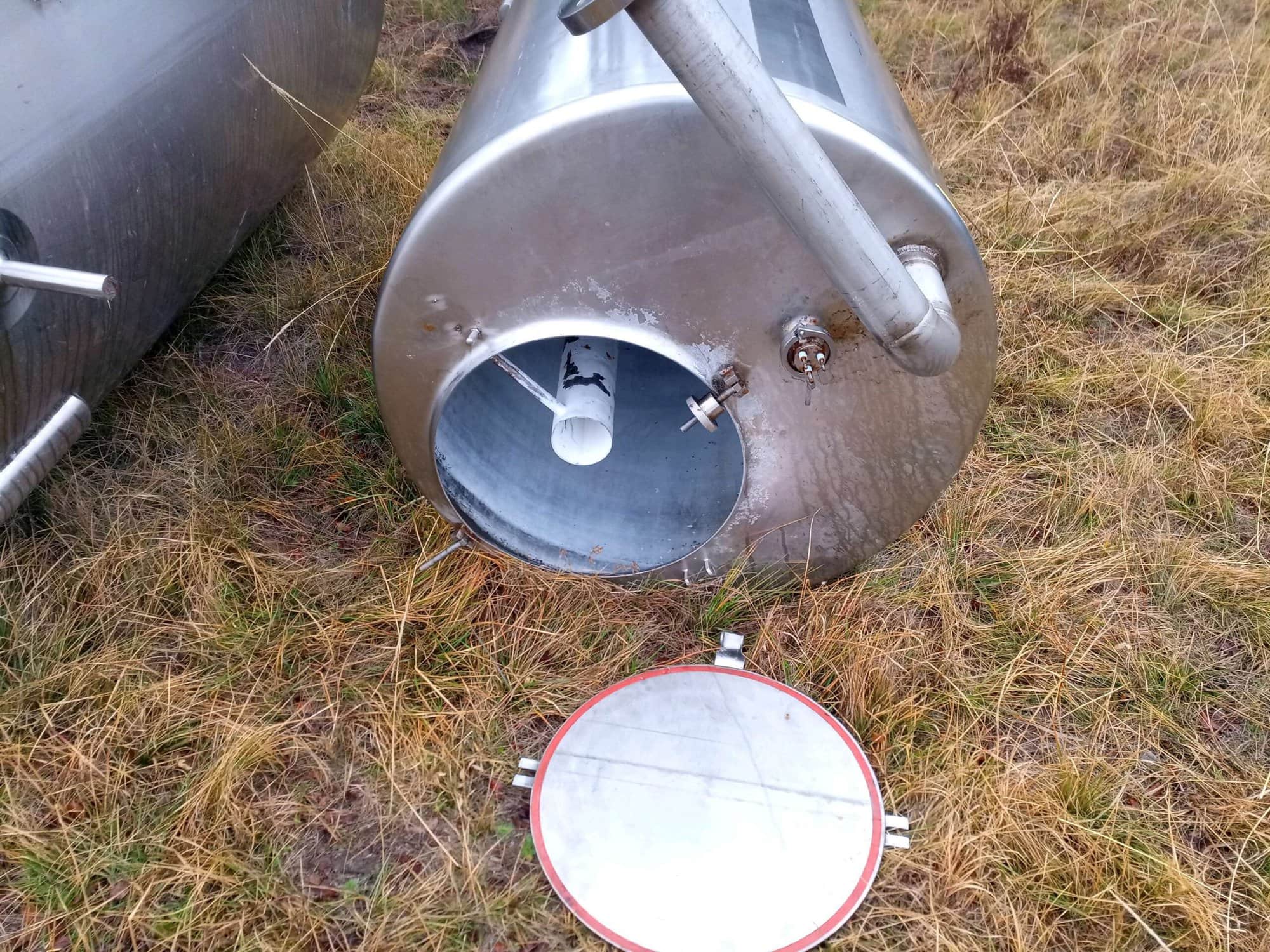300 Gallon Vertical Stainless Steel Tank - Image 4