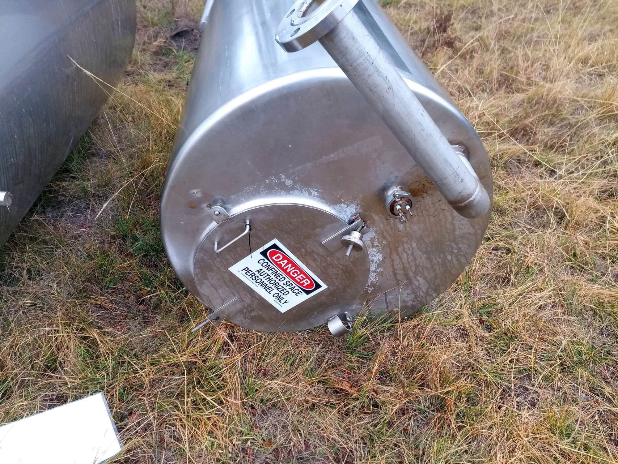 300 Gallon Vertical Stainless Steel Tank - Image 5