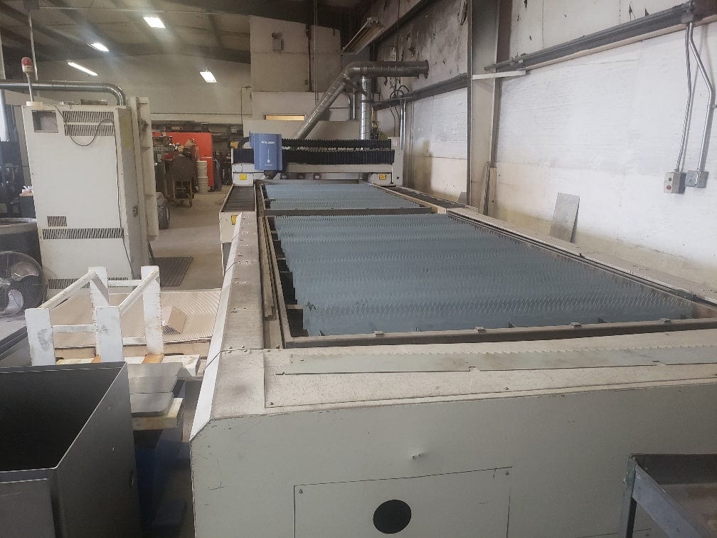 Mitsubishi 3015 LXP Laser, 1998- With Shuttle Tables - Image 2