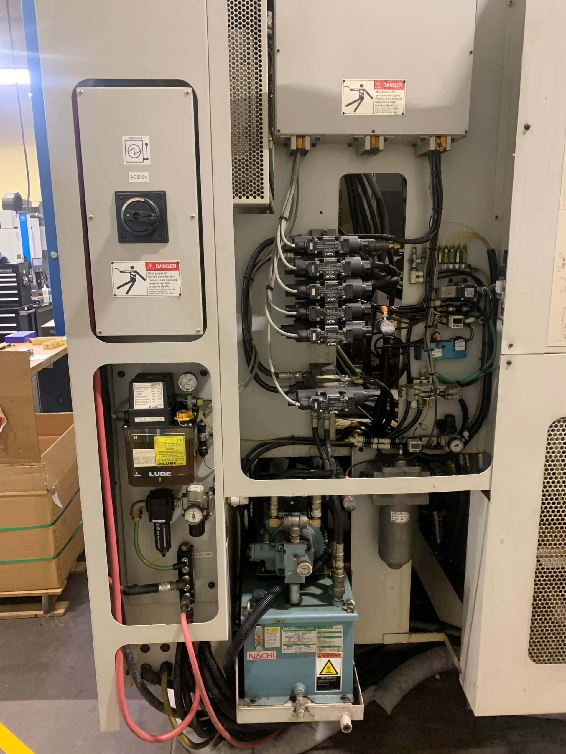 Kiwa KH-45 HMC, 2007 -Dual Pallet, TSC, Tombstones,Chip Conveyor, Renishaw Probe - Image 6