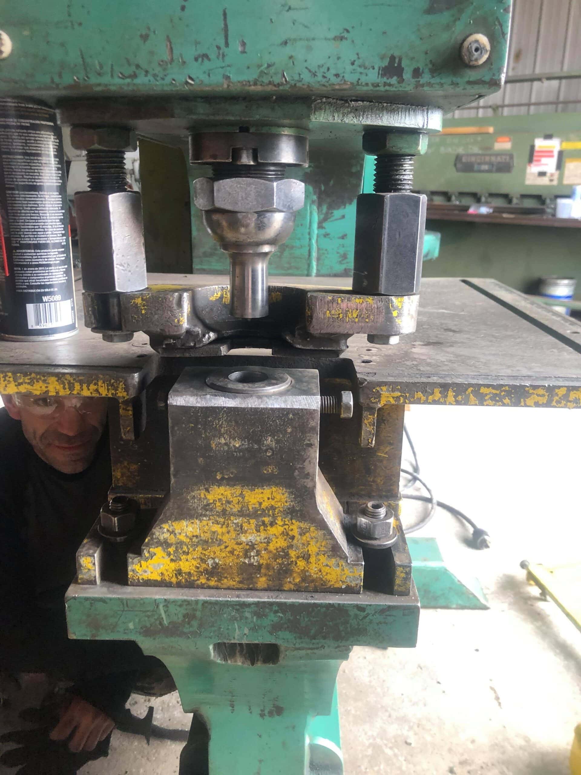 120 Ton Piranha Sep-120 Punch, 2009- Tooling Included, Video Available - Image 2