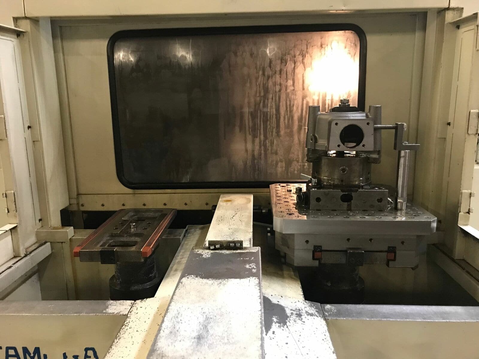 Kitamura Mycenter-500 500mm HMC, 1998 - 10,000RPM, CAT50, Chip Conveyor, High Pressure Coolant, 4th Axis, Coolant Thru Spindle - Image 3
