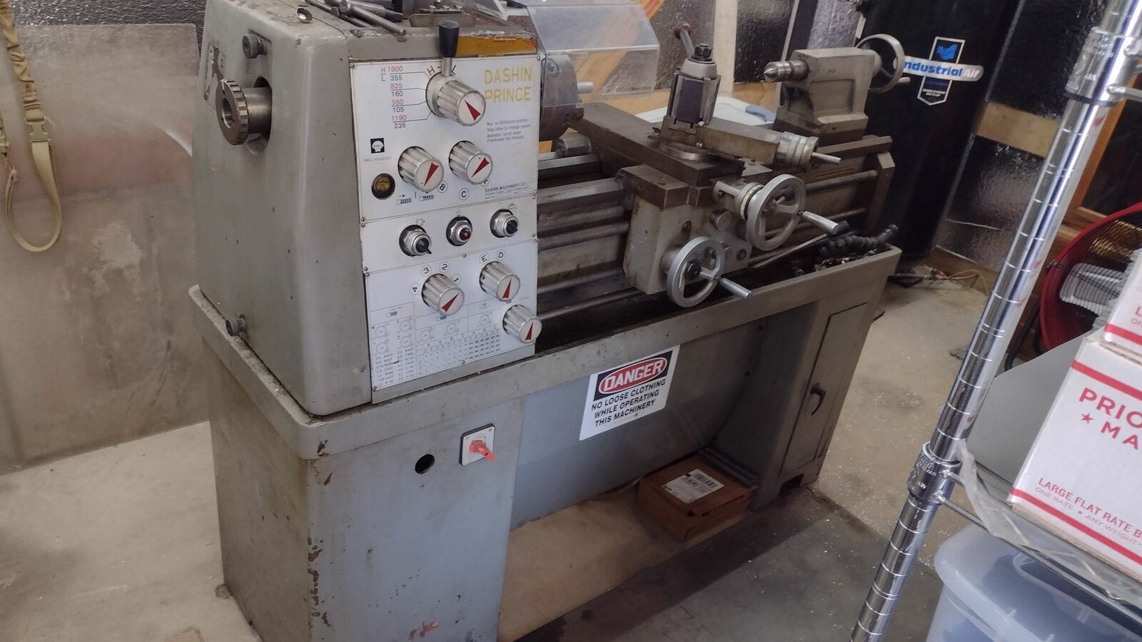 Dashin Prince 1340 Manual Engine Lathe, 1978 - Tailstock - Metric & Standard Threading