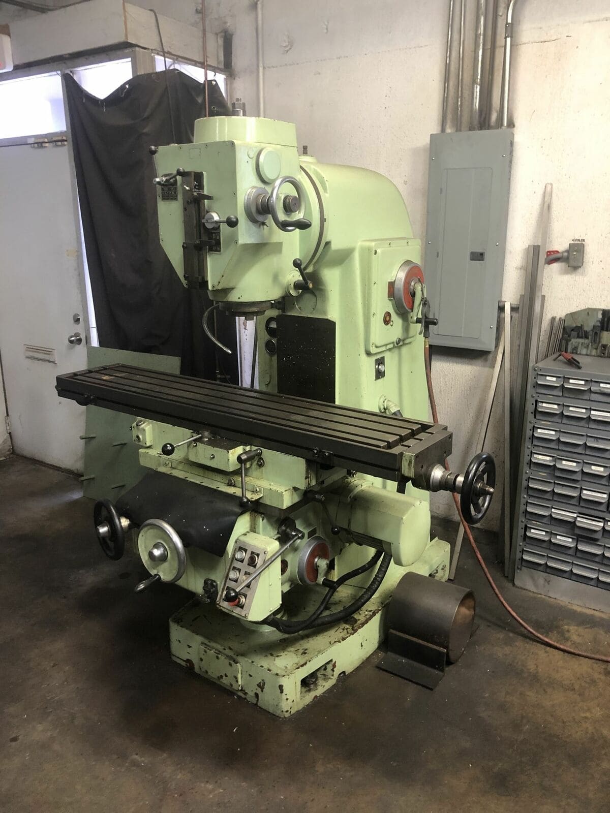 Varnamo Universal Milling Machine - Tooling Included, Video Available - Image 2