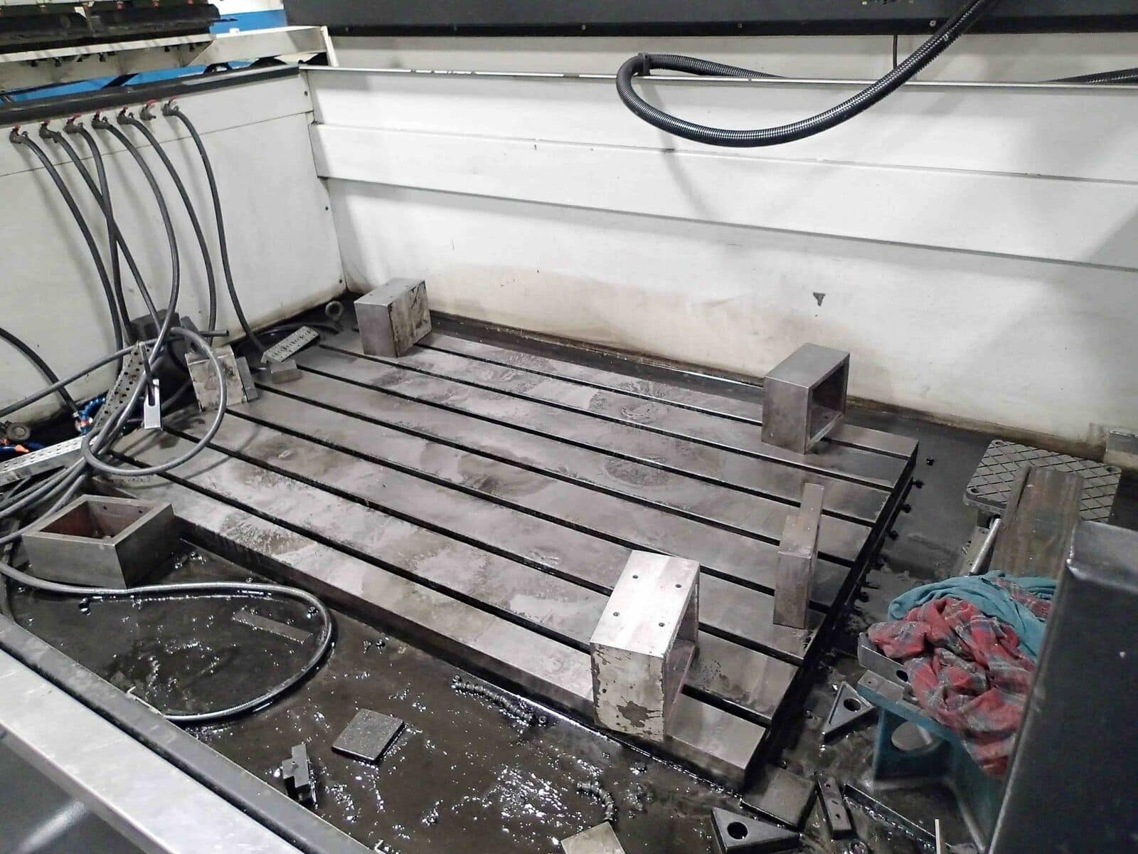 Belmont MX-166W CNC Sinker EDM, 2014 - 200 Amp, 8 ATC, 51" x 28" Table, C-Axis - Image 4