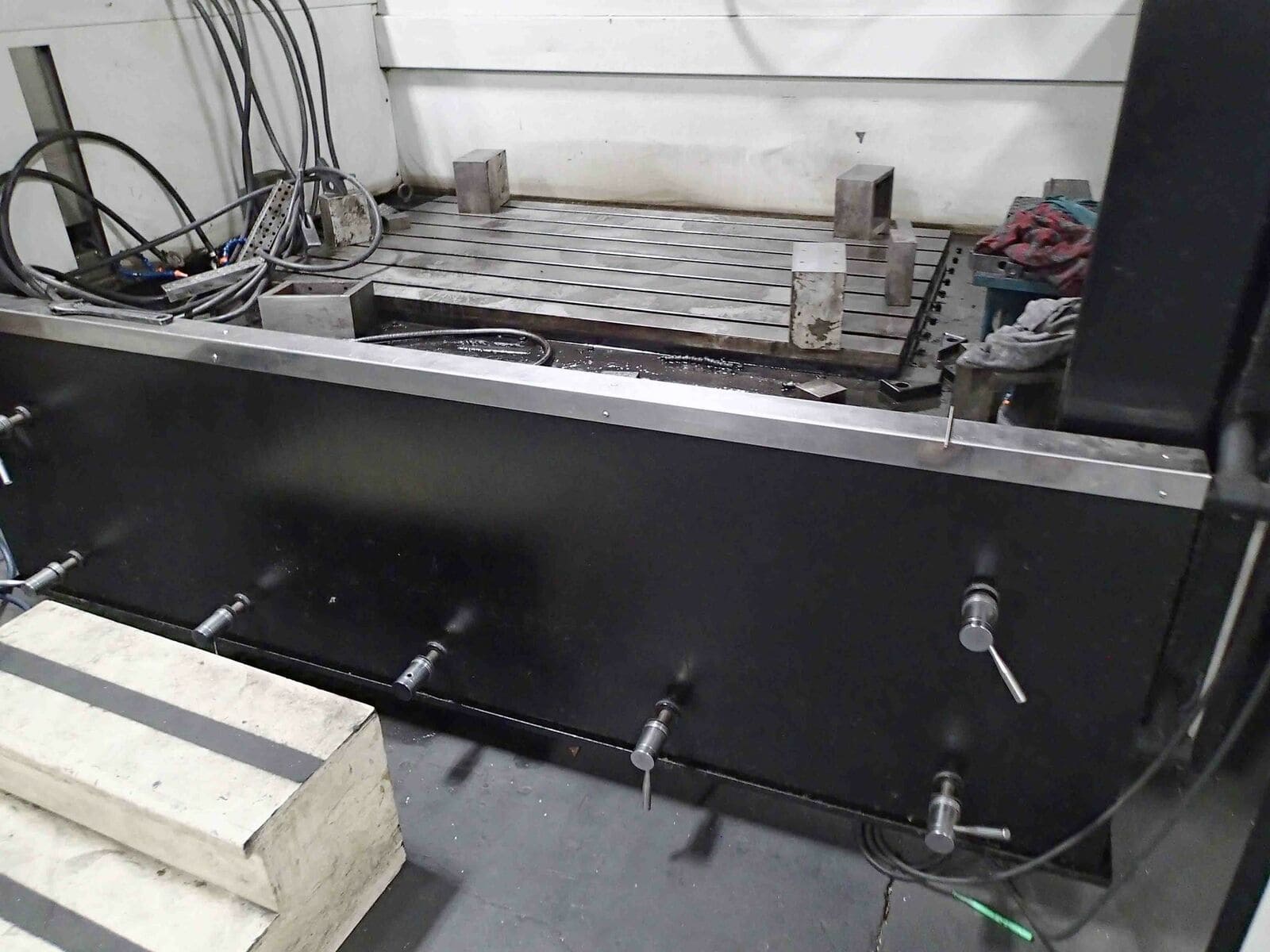 Belmont MX-166W CNC Sinker EDM, 2014 - 200 Amp, 8 ATC, 51" x 28" Table, C-Axis - Image 5