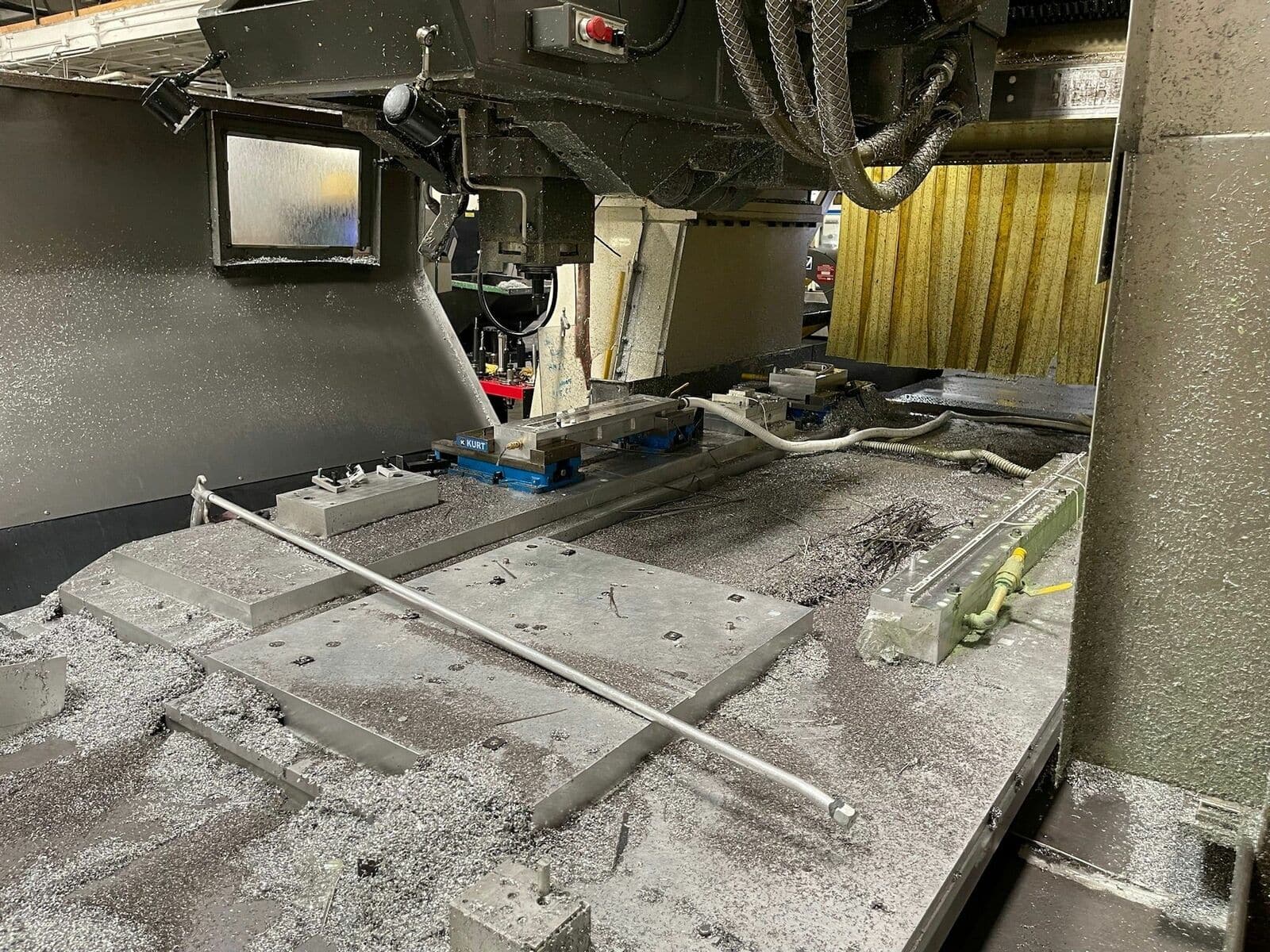 Cincinnati Milacron 30V 5-Axis Bridge Profiler - Under Power, Available Now, Offers Welcome - Image 5