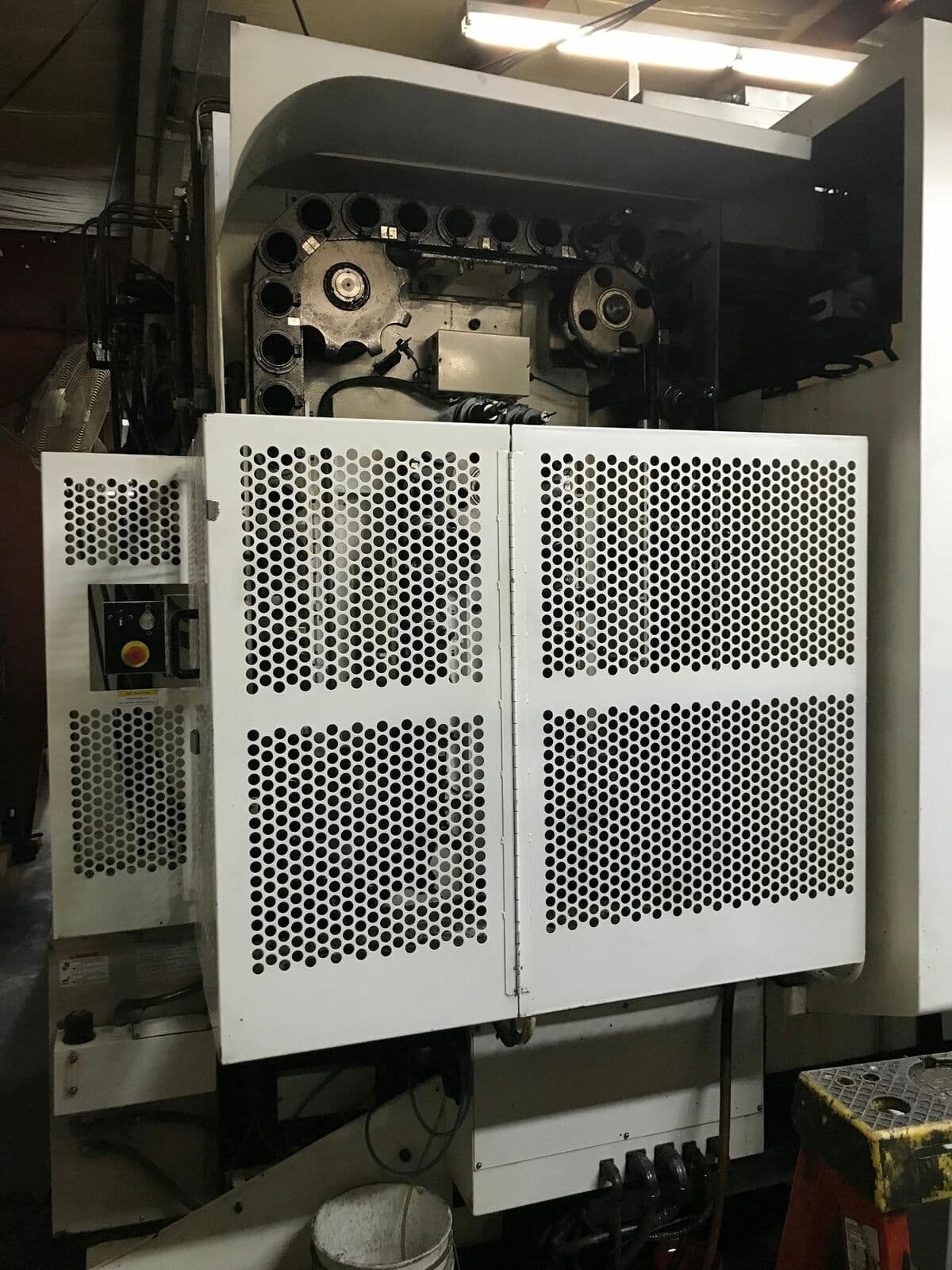 Kitamura Mycenter-500 500mm HMC, 1998 - 10,000RPM, CAT50, Chip Conveyor, High Pressure Coolant, 4th Axis, Coolant Thru Spindle - Image 8