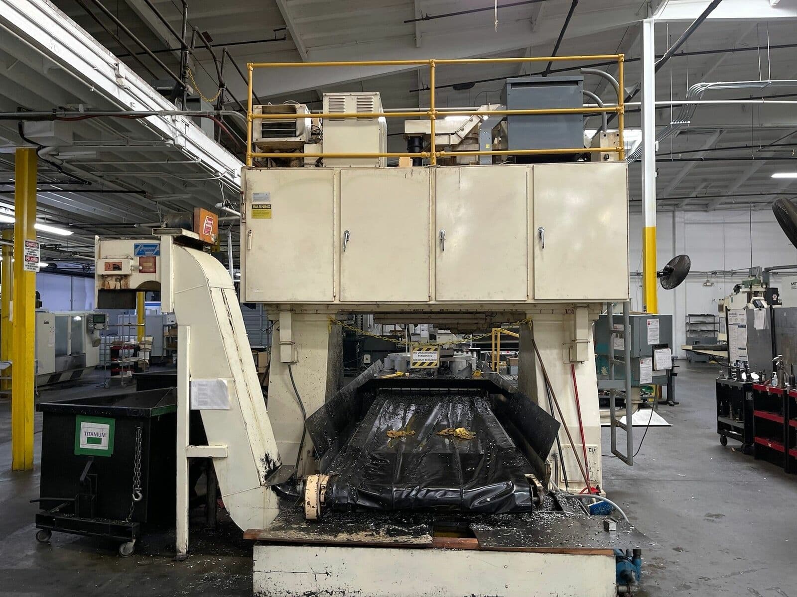 Cincinnati Milacron 30V 5-Axis Bridge Profiler - Aerospace Facility, Under Power, Offers Welcome - Image 9