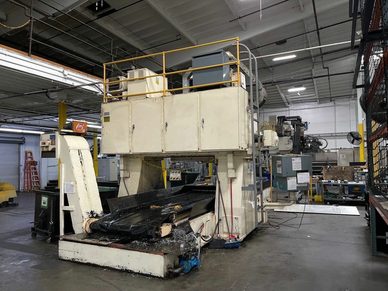 Cincinnati Milacron 30V 5-Axis Bridge Profiler - Aerospace Facility, Under Power, Offers Welcome - Image 10