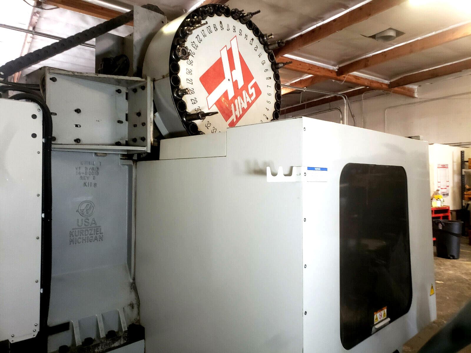 Haas VF-5XT 5 Axis VMC, 2007 - 40 Tool SMTC - Haas 310 Trunnion Available at Addt'l Cost - Image 3