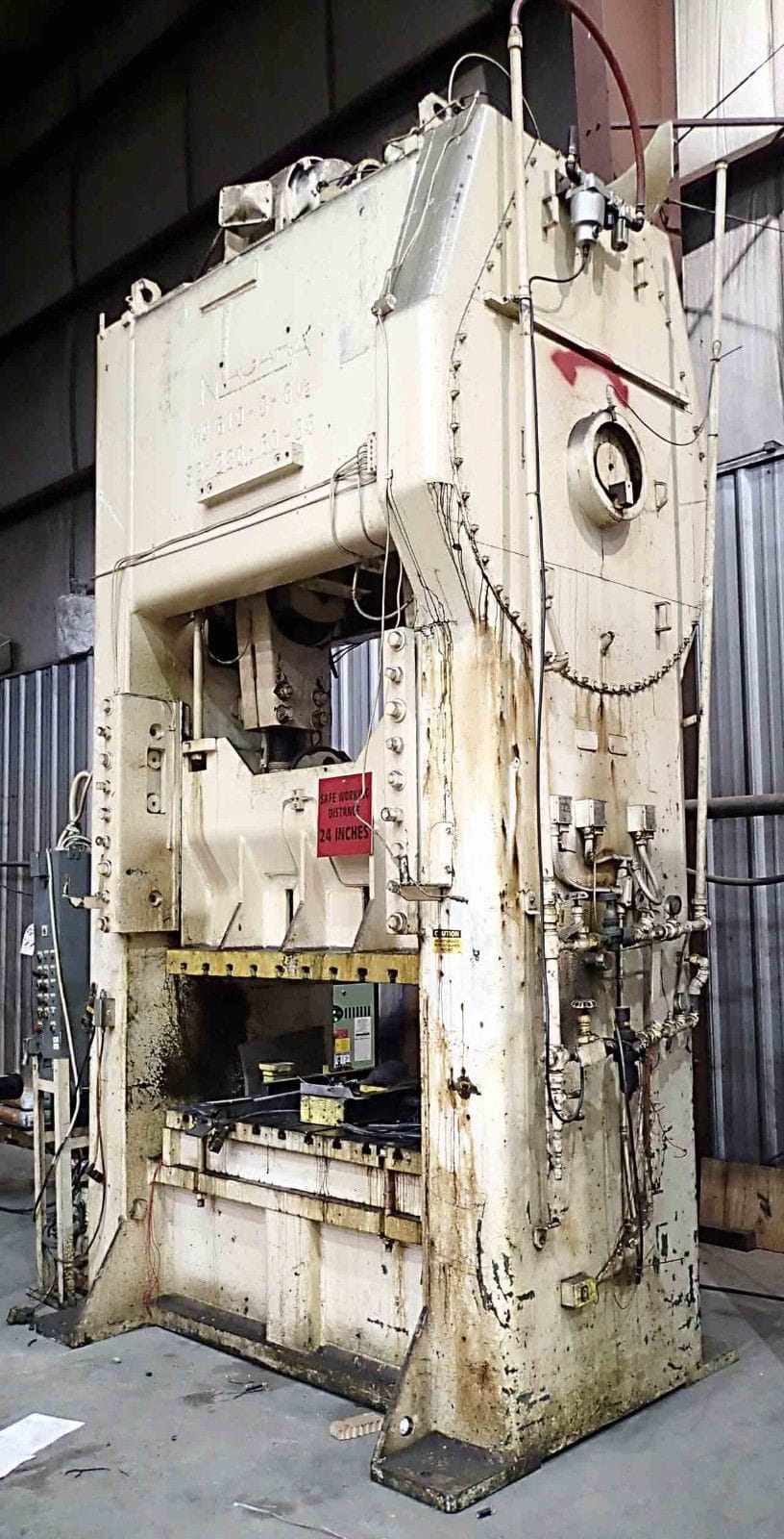 220 Ton Niagara Model S2-220-60-36 Straight Side Press- 36" x 60" Bed, 12" Stroke, 23" Shut - Image 2