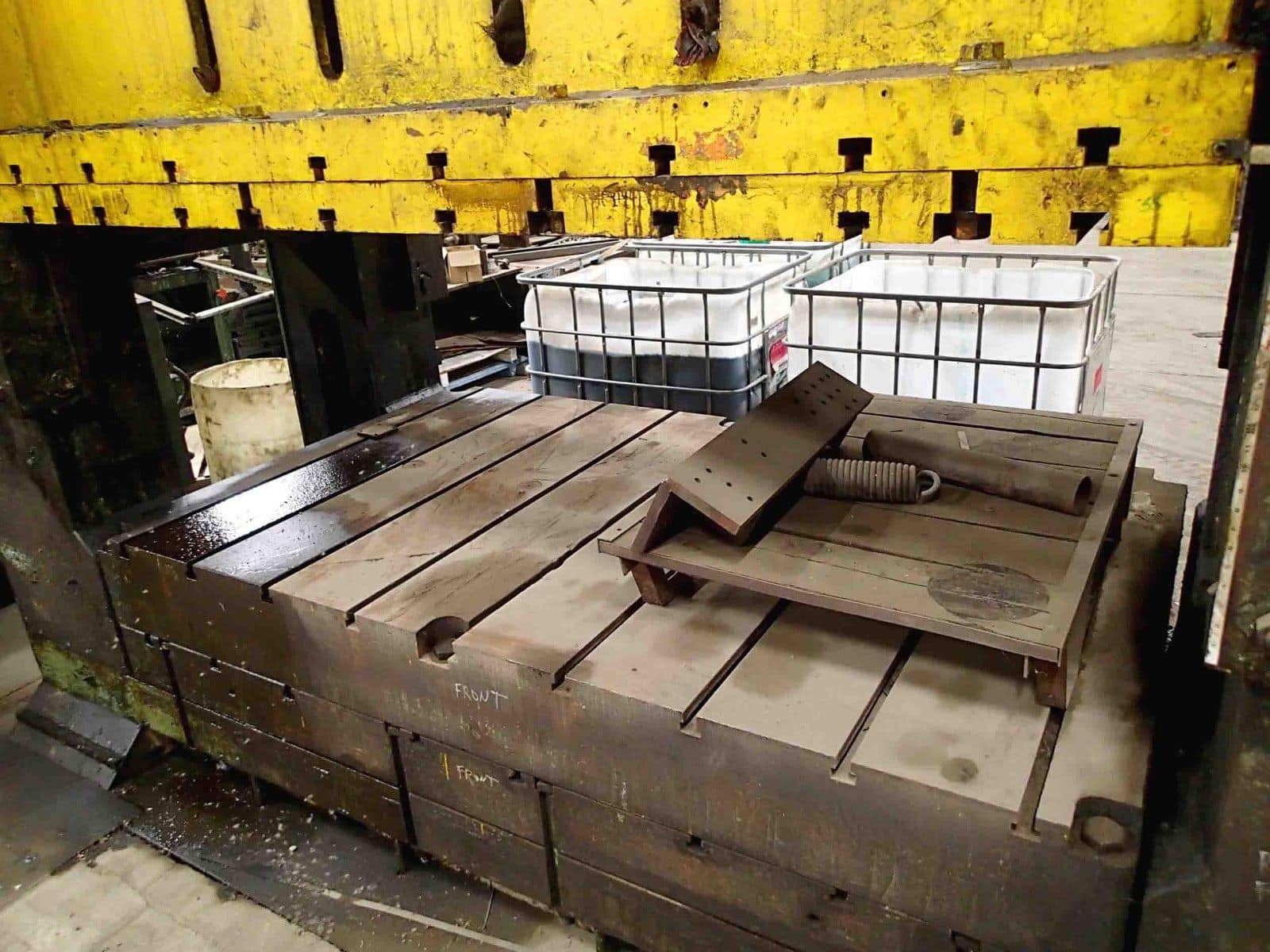 660 Ton British Clearing Model S4-650 108-64 Straight Side Press- 66" x 108" Bed, 18" Stroke, 48" Shut - Image 4