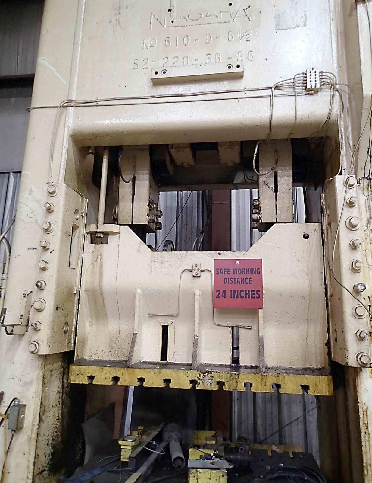 220 Ton Niagara Model S2-220-60-36 Straight Side Press- 36" x 60" Bed, 12" Stroke, 23" Shut - Image 4