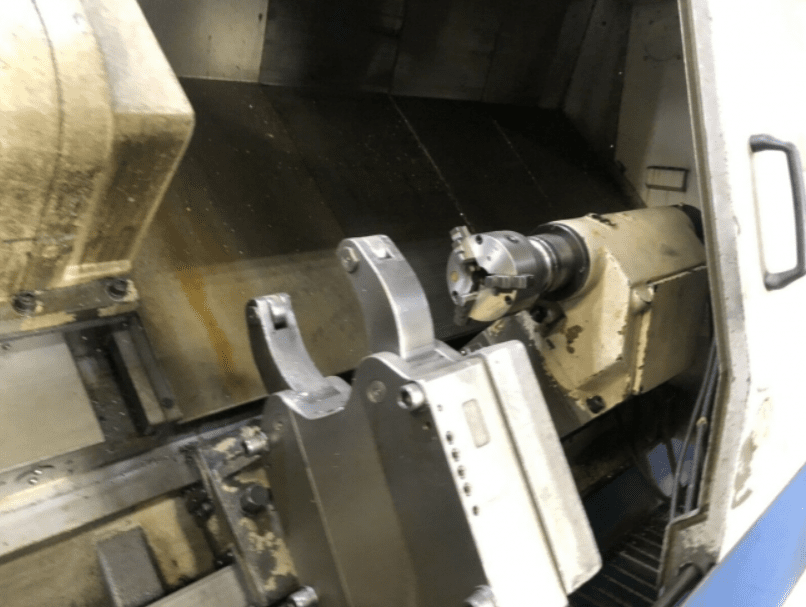 Doosan Puma 400L CNC Lathe, 2005 - Tool Presetter, Steady, Programmable Tailstock, Tooling - Image 3