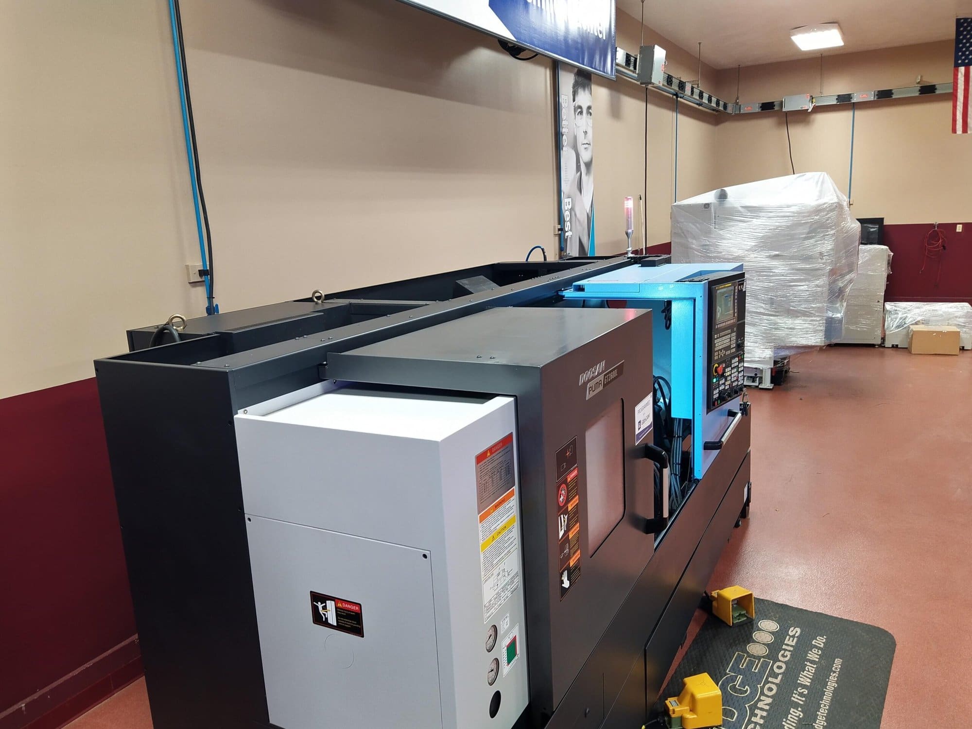 Doosan GT2600L CNC Lathe, 2018 - Programmable Tailstock, Tooling Included, Only 200 Hours! - Image 7