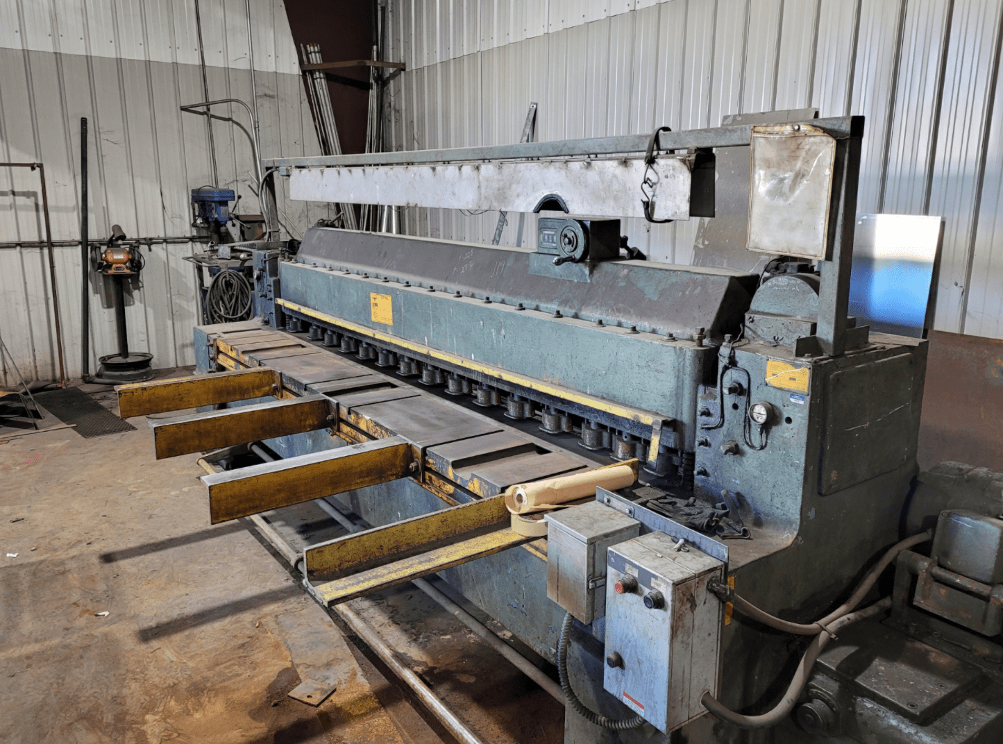 1/4" x 10' Wysong Power Squaring Mechanical Shear - Squaring Arm and Backgauge Included - Image 3
