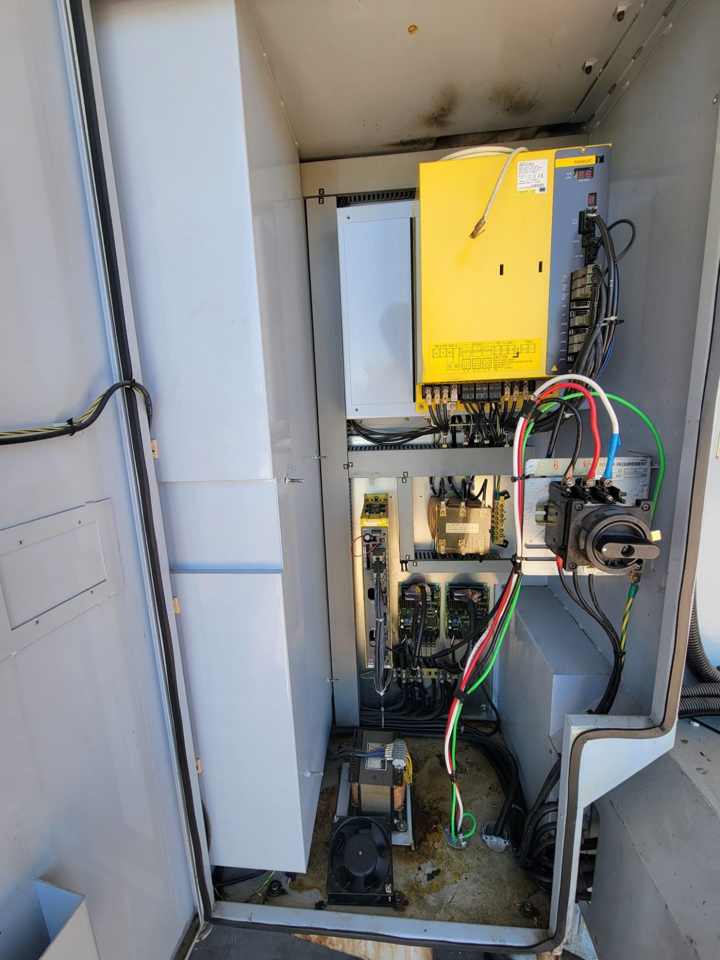 Sharp SV-2412 VMC, 2005 - 4th Axis Wired, Rigid Tapping - Image 12