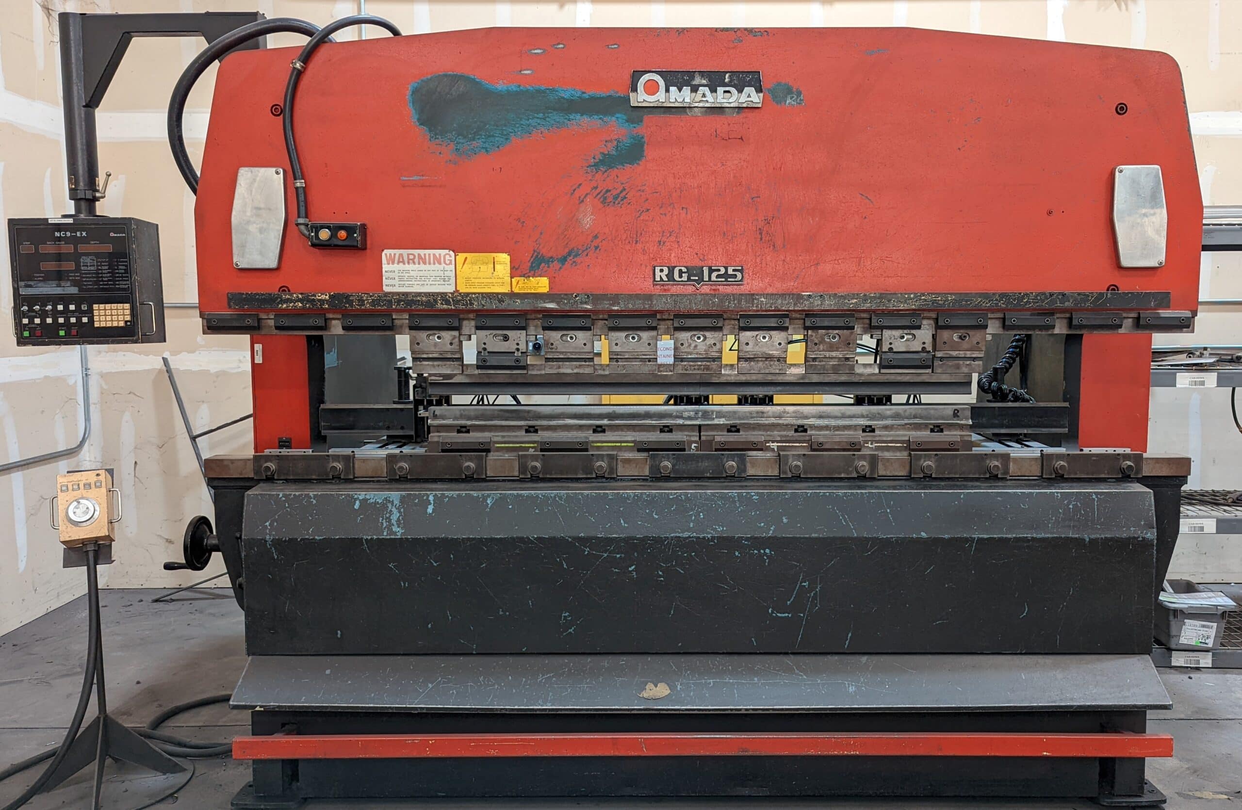 138 Ton x 10' Amada RG-125 CNC Press Brake, 1986