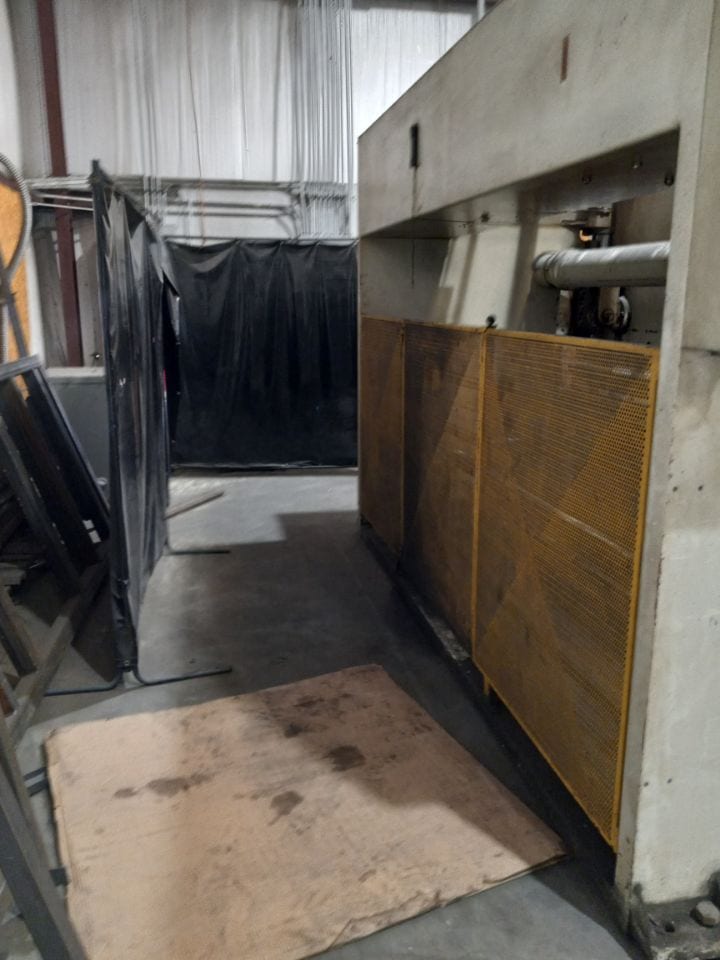 220 Ton x 12' Durma HAP 37200 Press Brake, 1997 - Single Axis Backgauge Control - TOOLING INCLUDED! - Image 3