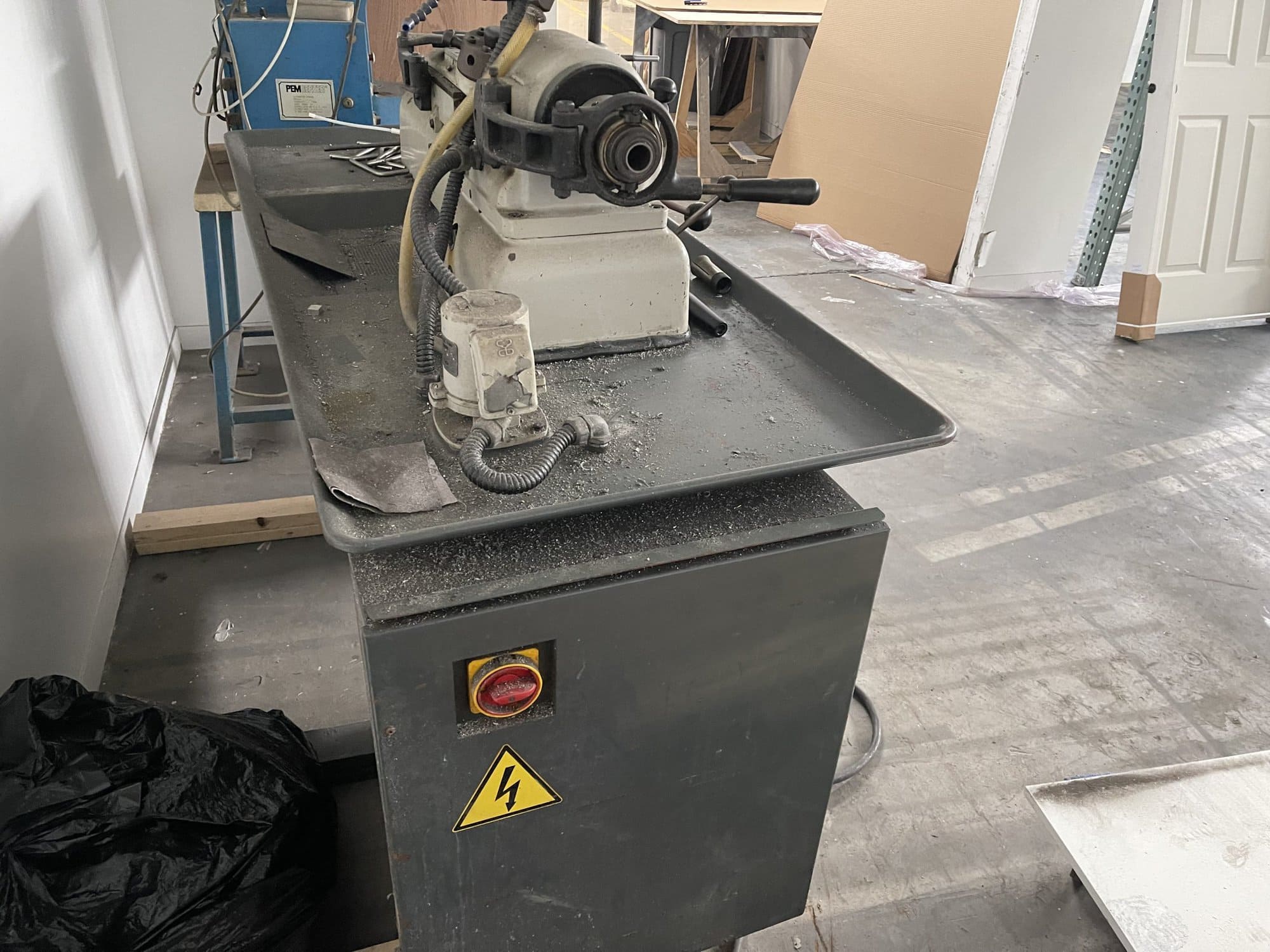9" x 17" Victor 616 Turret Lathe - Image 4