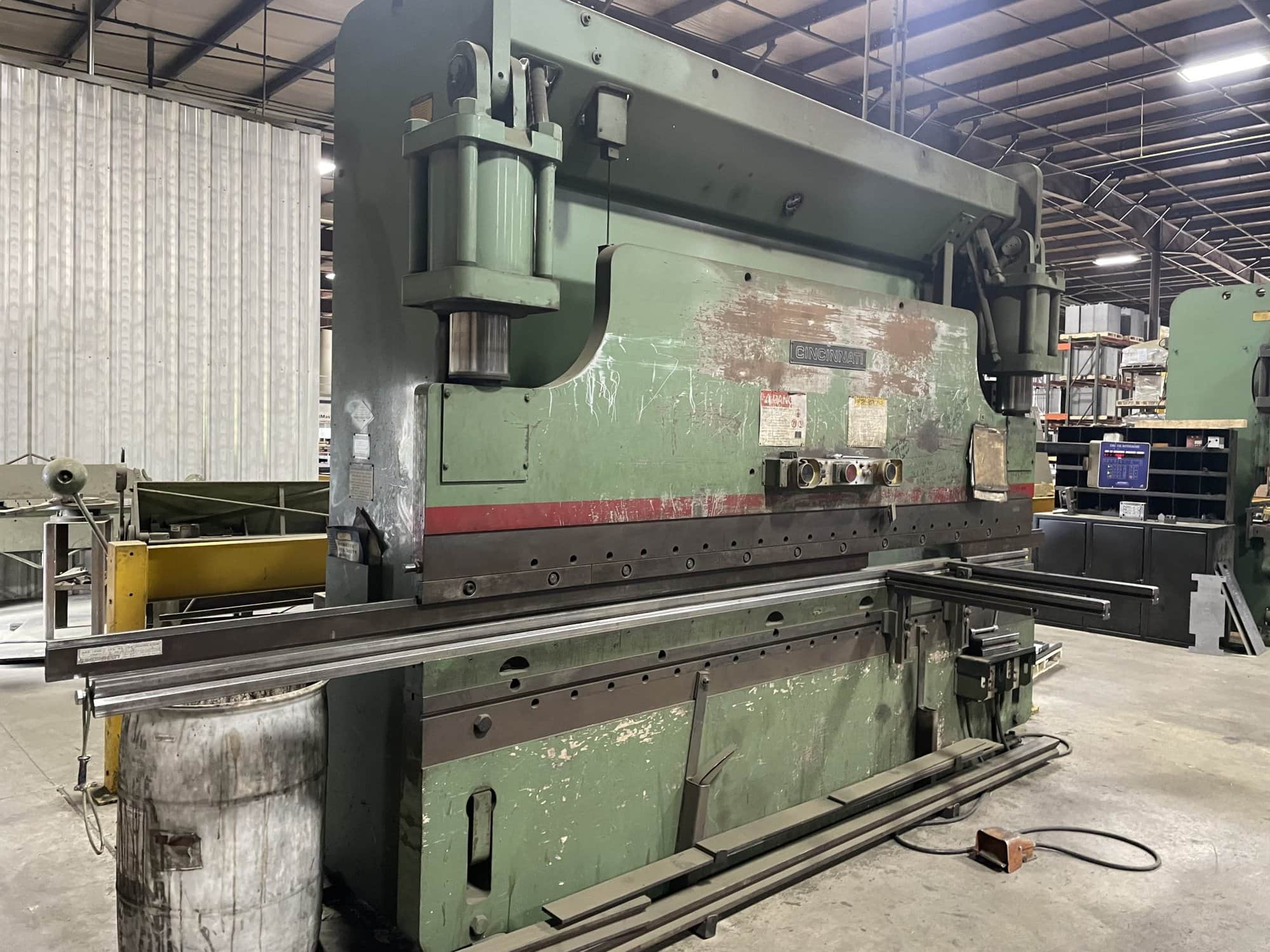 175 Ton x 12' Cincinnati 175CB x 10 CNC Press Brake - Image 4