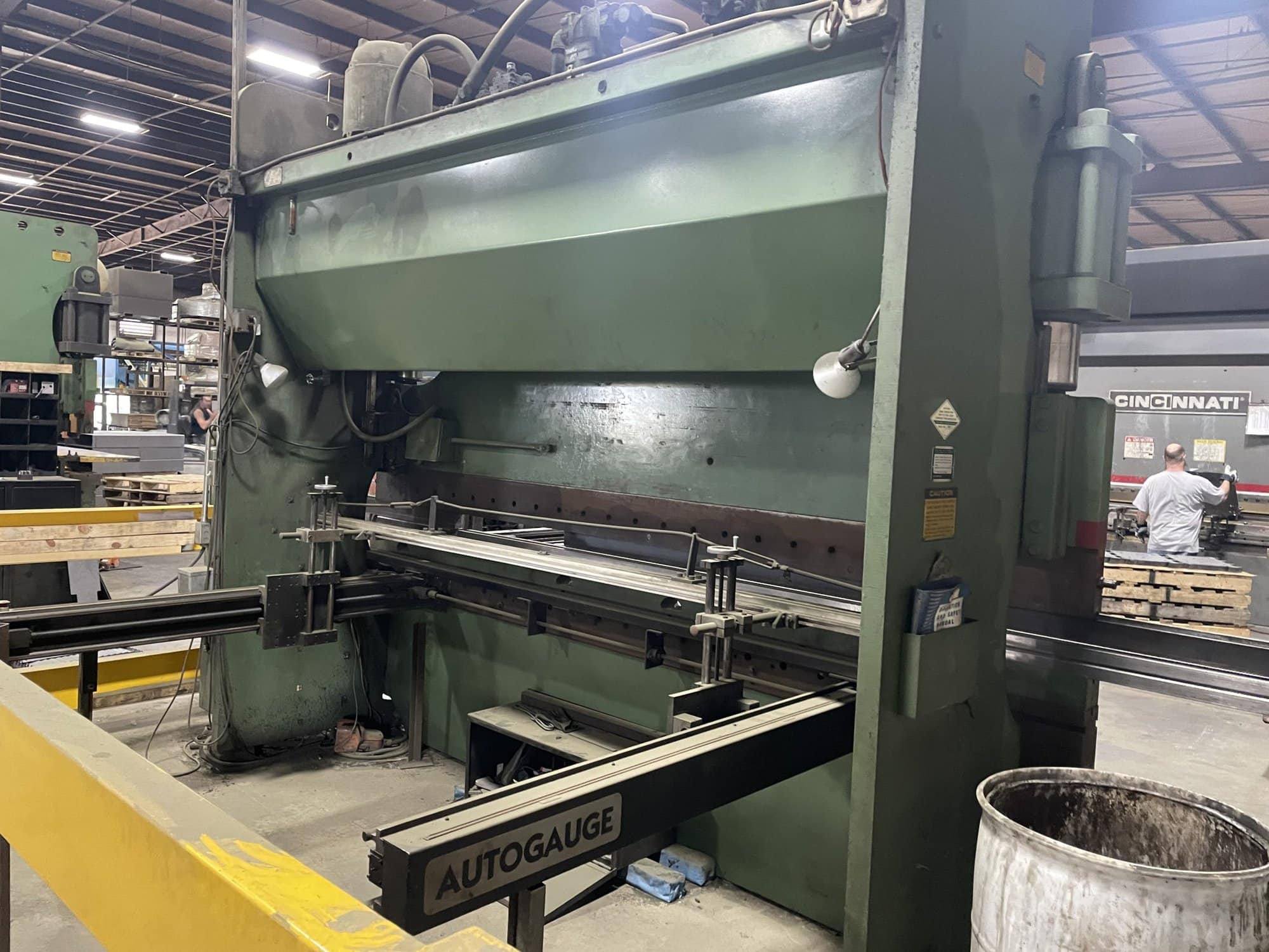 175 Ton x 12' Cincinnati 175CB x 10 CNC Press Brake - Image 3