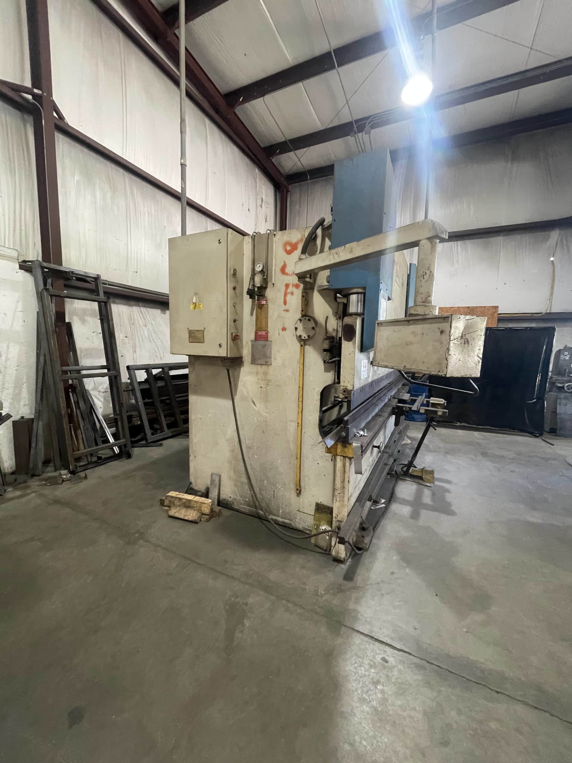 220 Ton x 12' Durma HAP 37200 Press Brake, 1997 - Single Axis Backgauge Control - TOOLING INCLUDED! - Image 7