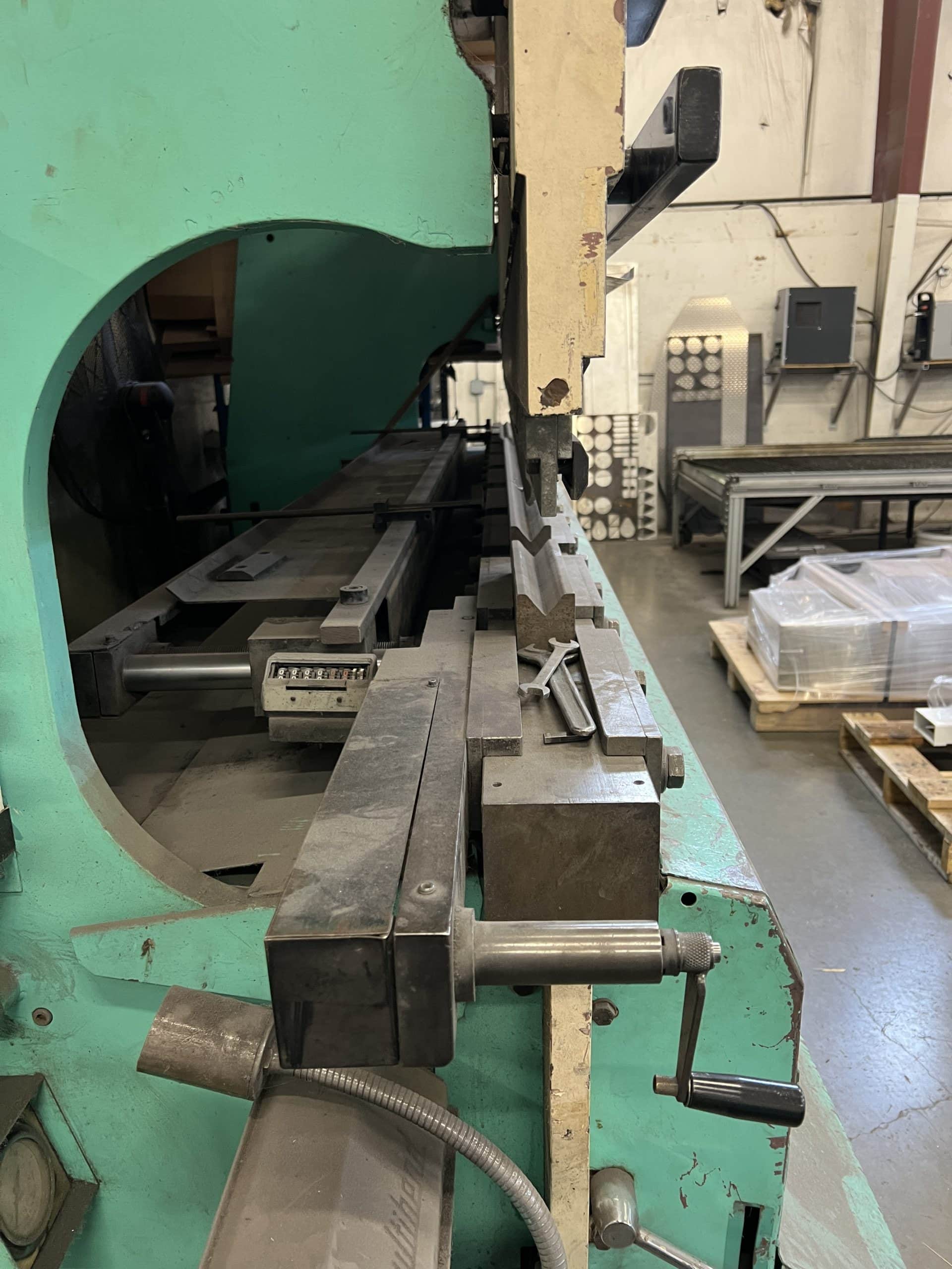 100 Ton x 13' Promecam (Amada) RG-104 Hydraulic Press Brake, 1977 - Flush Floor Design, Lot's of Tooling Included - Image 3