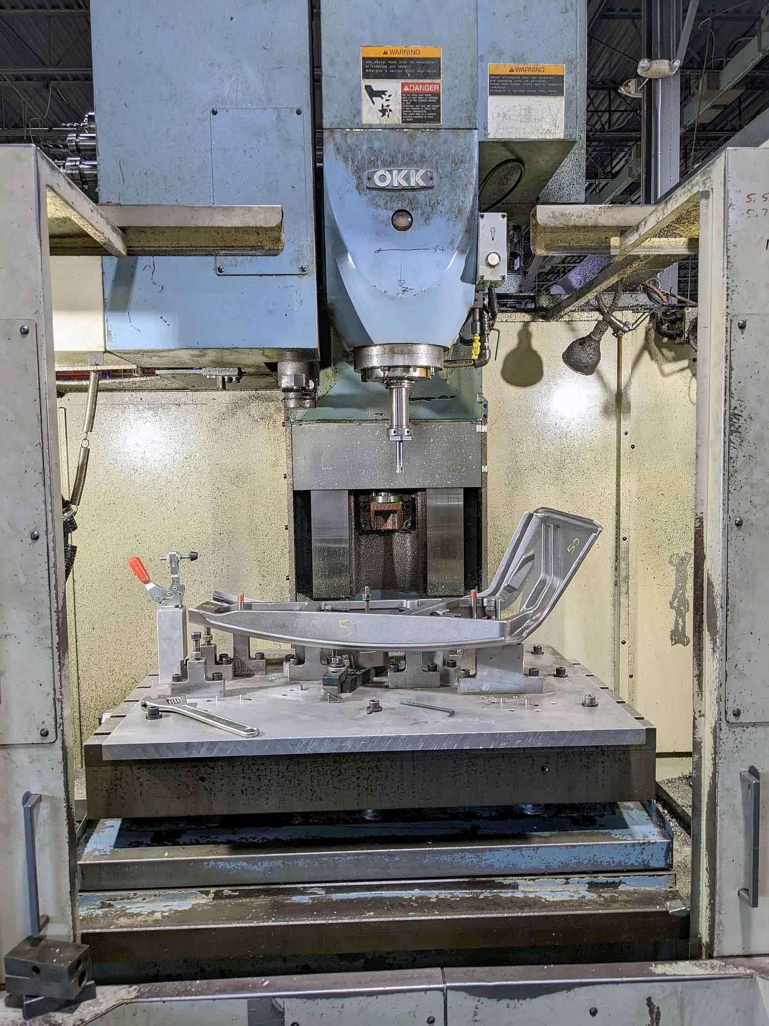 OKK VM-5 VMC, 1997 - Fanuc, Pallet Changer, Box Way, HP Coolant - Image 2