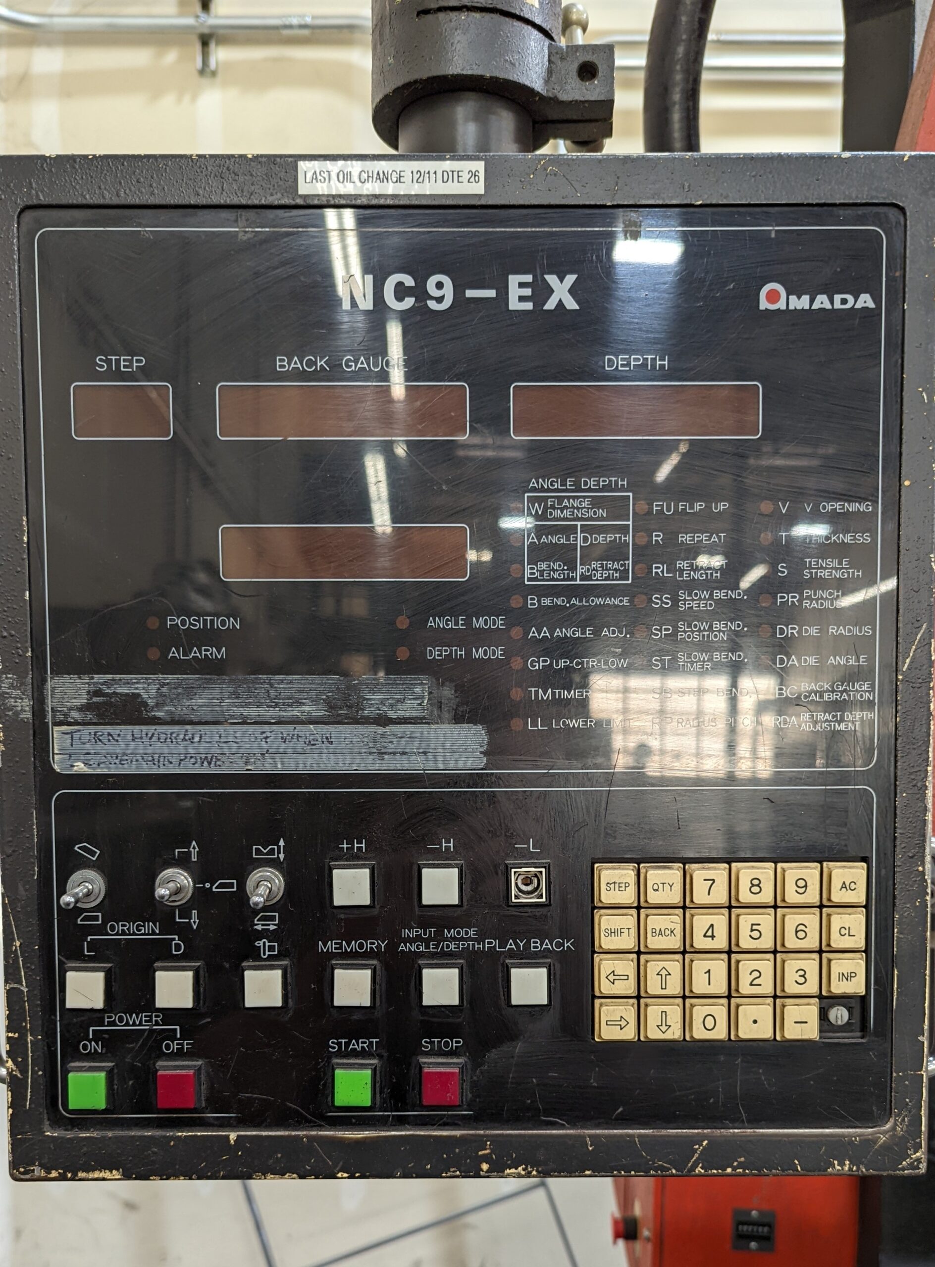 138 Ton x 10' Amada RG-125 CNC Press Brake, 1986 - Image 4
