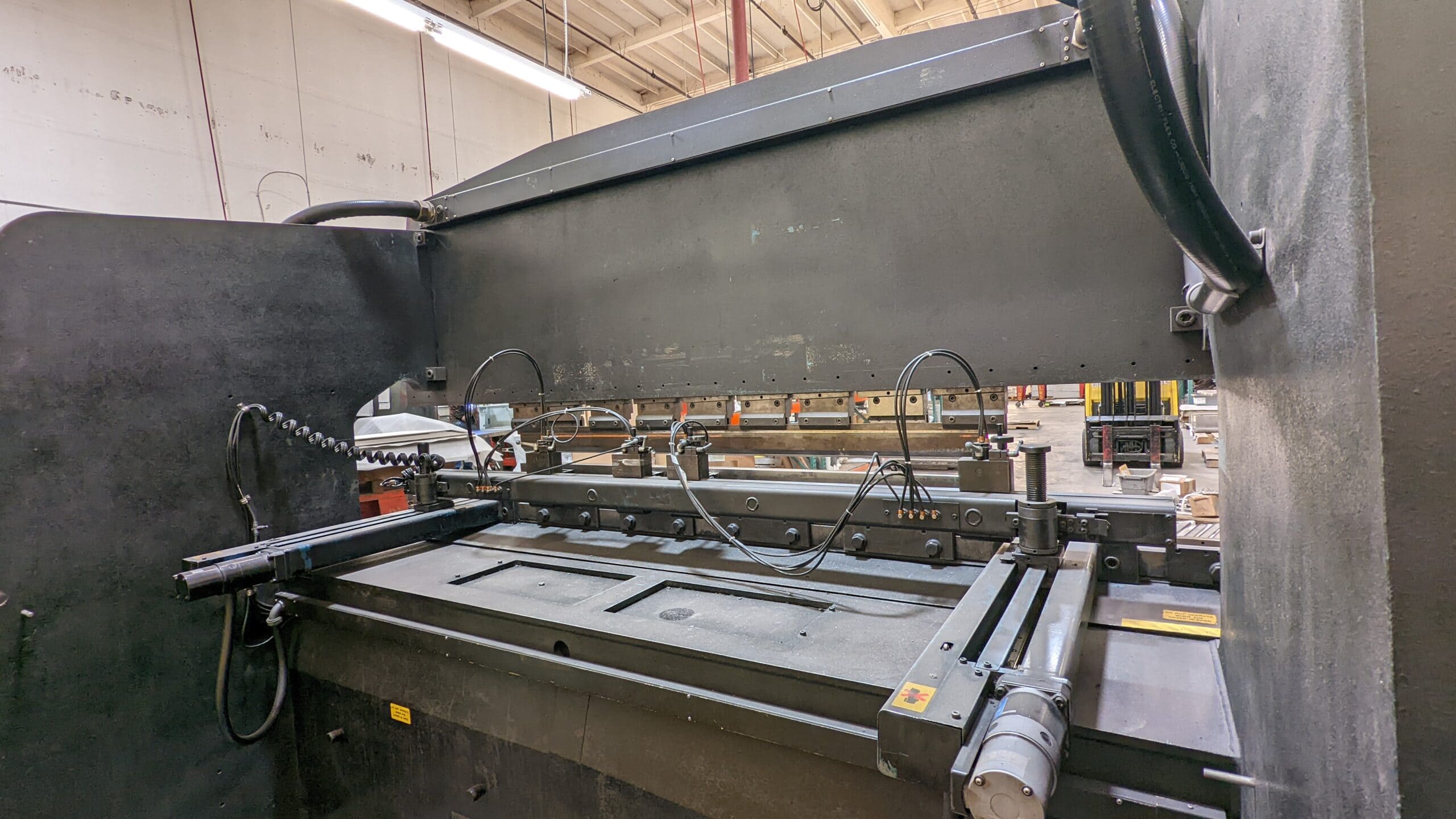 138 Ton x 10' Amada RG-125 CNC Press Brake, 1986 - Image 3