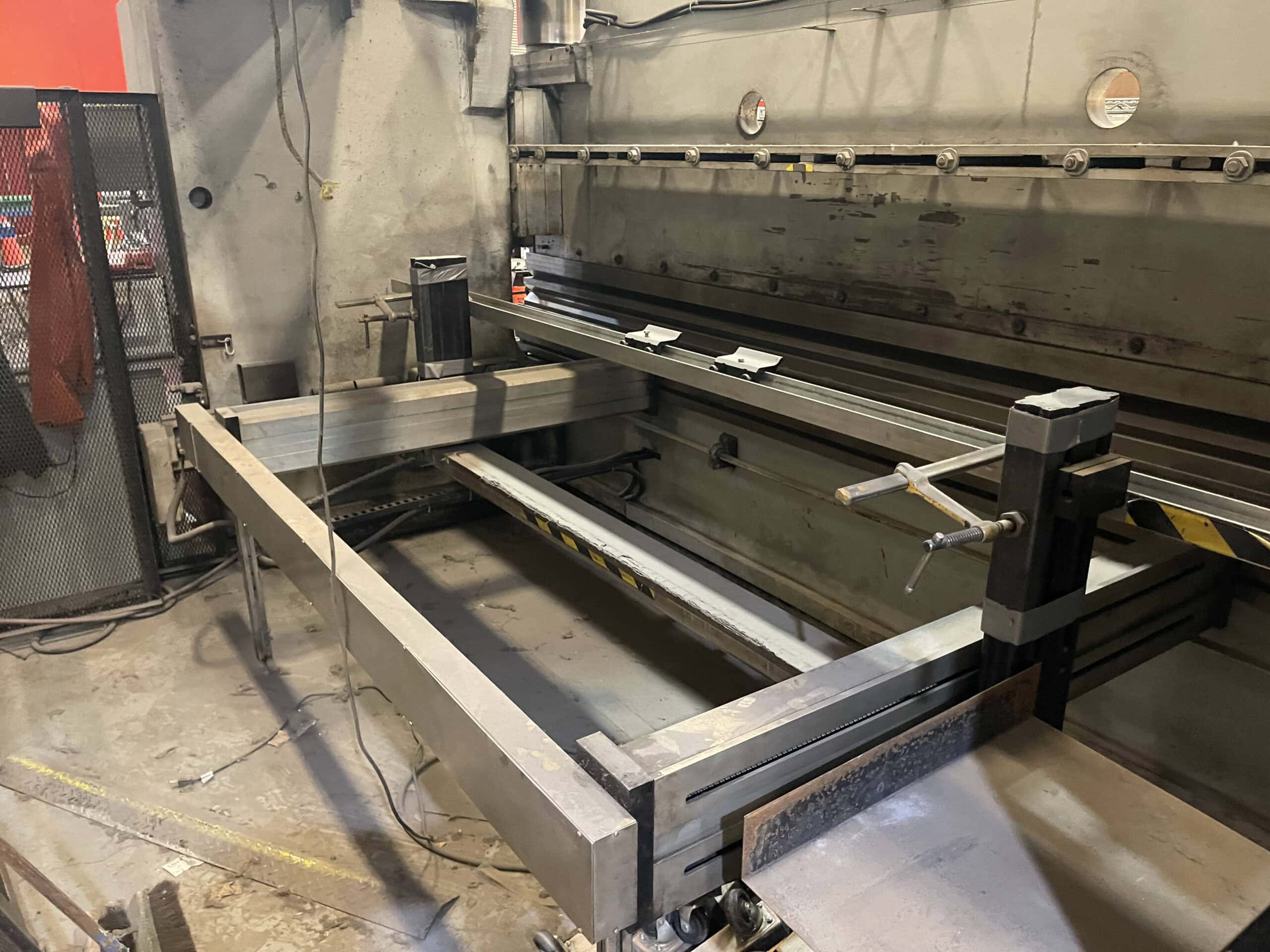 400 Ton x 14' Pacific K400-14 Hydraulic Press Brake, 1991 Thousands of Dollars in Tooling Included - Image 9