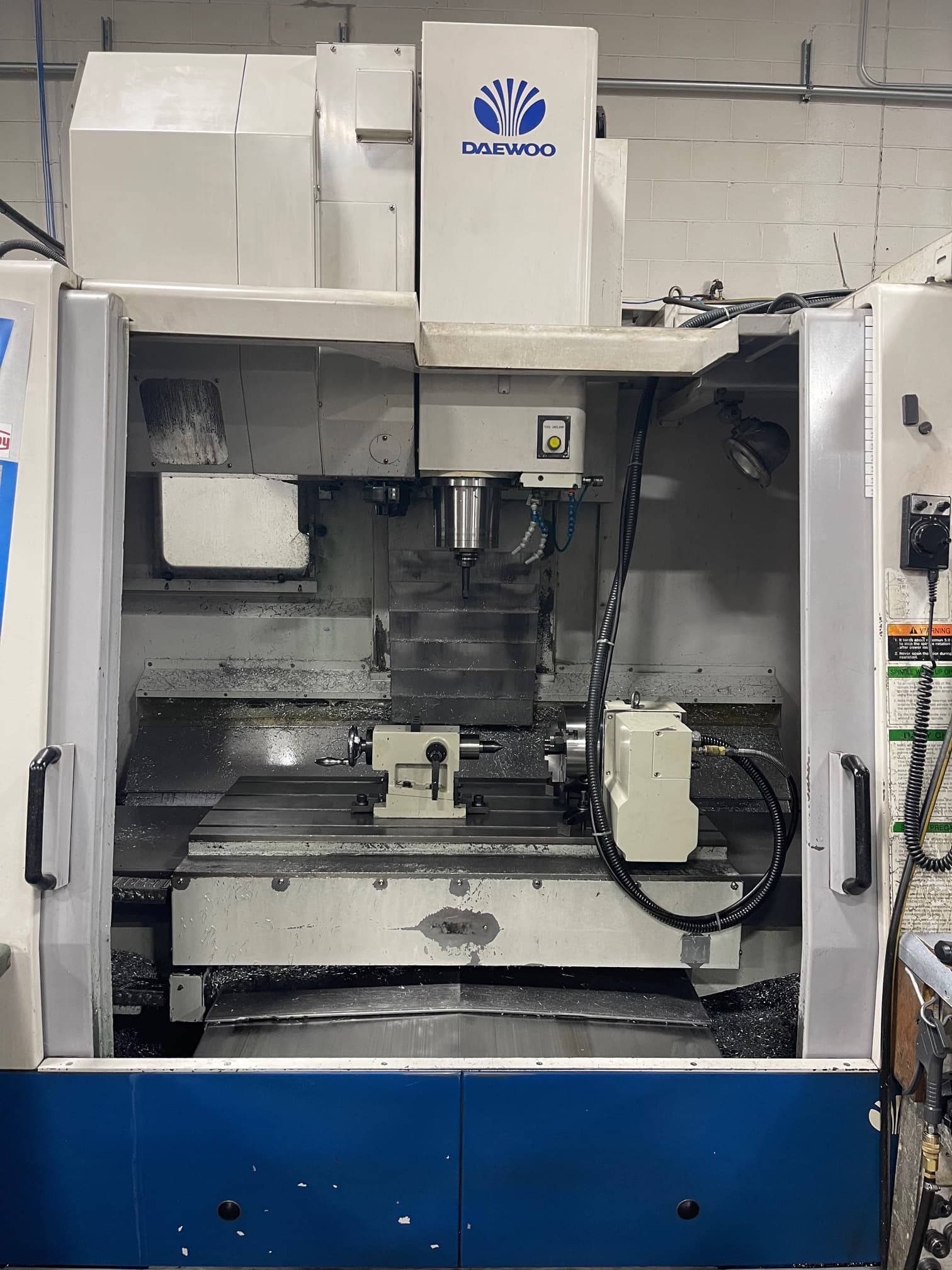 DAEWOO DMV 4020 VMC, 2002- Available Immediately - Image 6