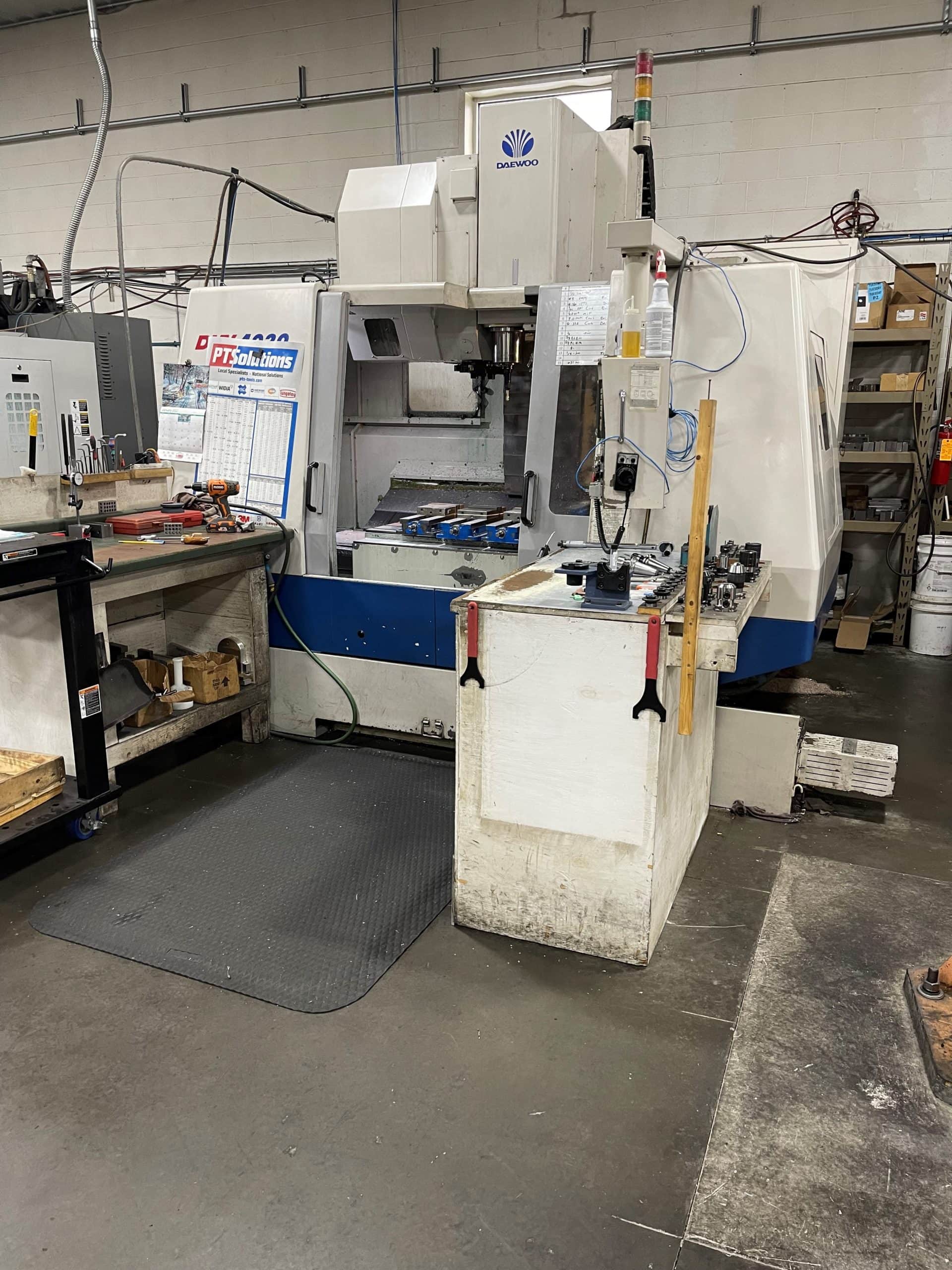DAEWOO DMV 4020 VMC, 2002- Available Immediately - Image 2
