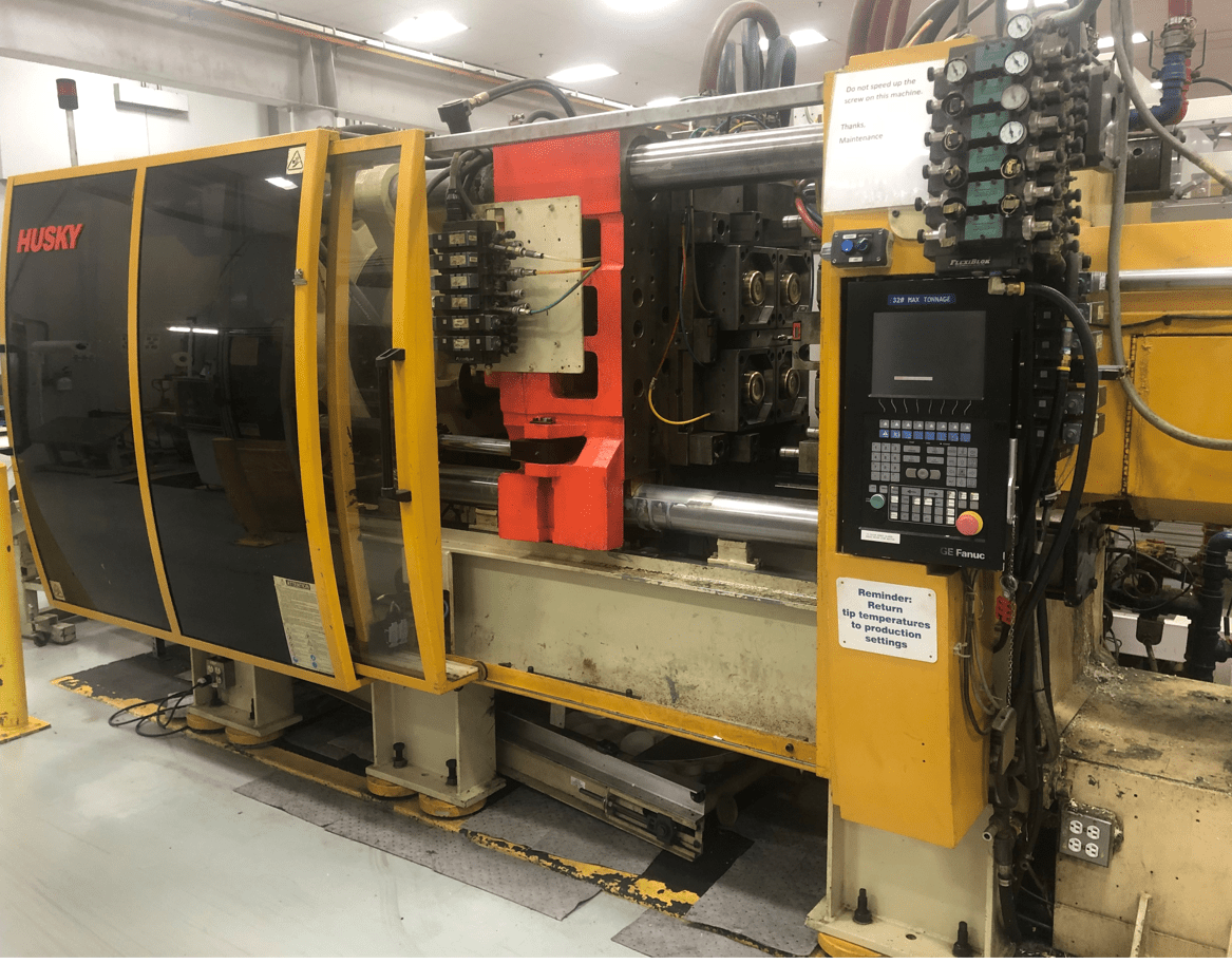 320 Ton 44oz Husky G400 RS85/70 Injection Molder, 1997 - Equipped with Pages Side Entry Robot