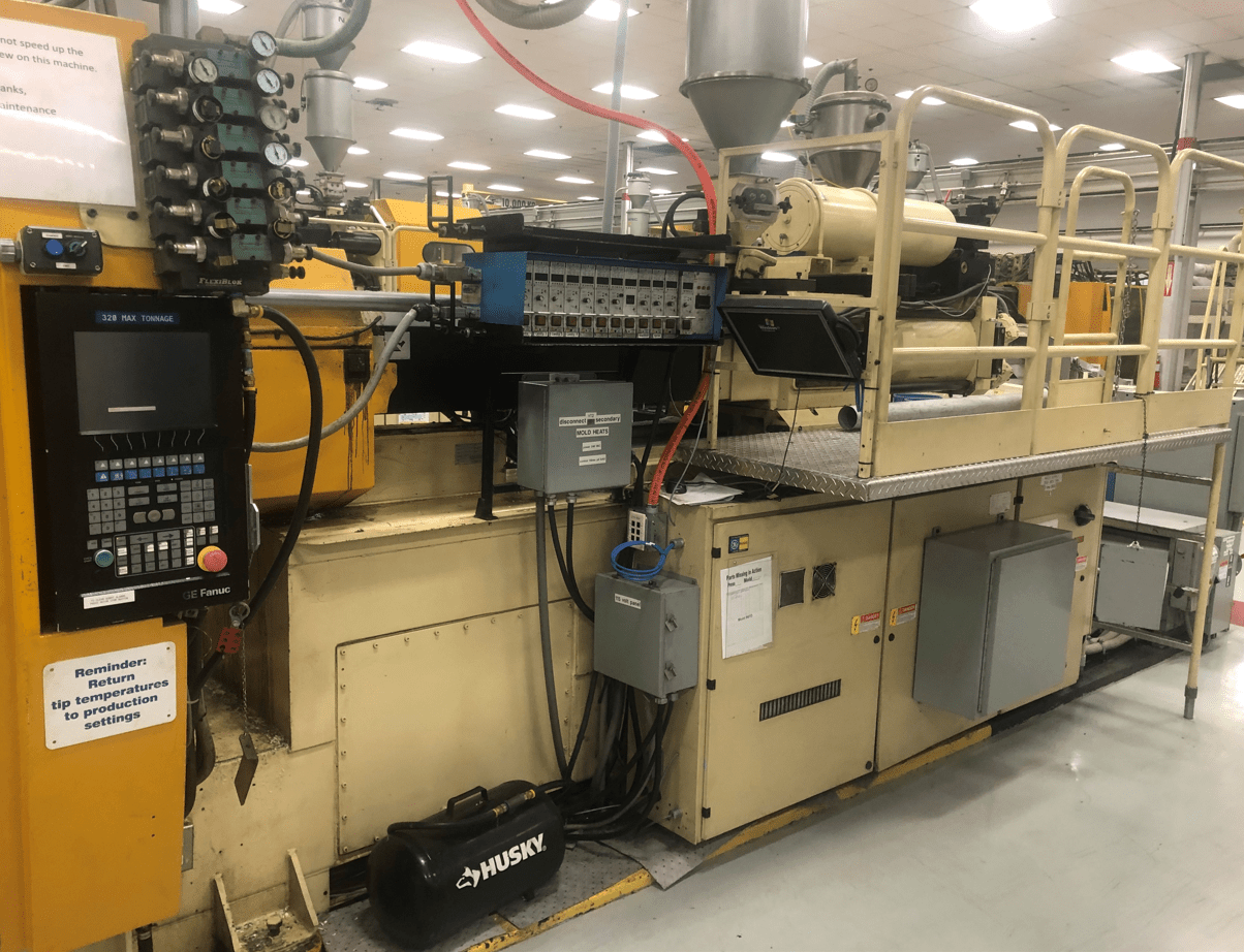 320 Ton 44oz Husky G400 RS85/70 Injection Molder, 1997 - Equipped with Pages Side Entry Robot - Image 2