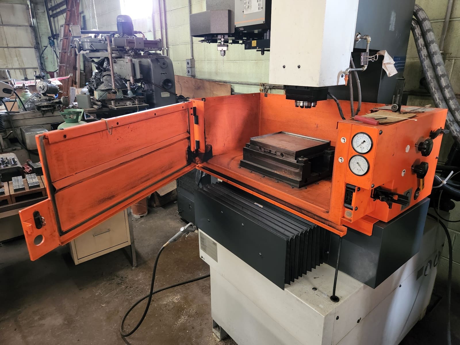 Charmilles Roboform 20A CNC - EDM Sinker with 3R, Available Immediately - Image 4