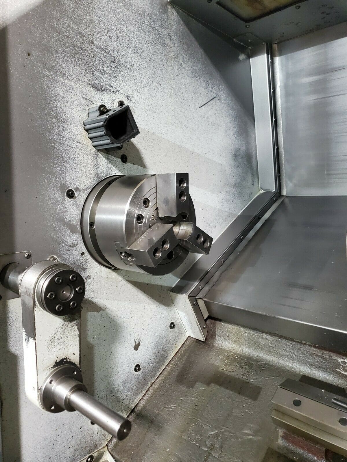 Yama Seiki GLS-2000 CNC Lathe, 2012 - 8" Chuck, Hyd. Tailstock, Barfeed Interface - Image 10