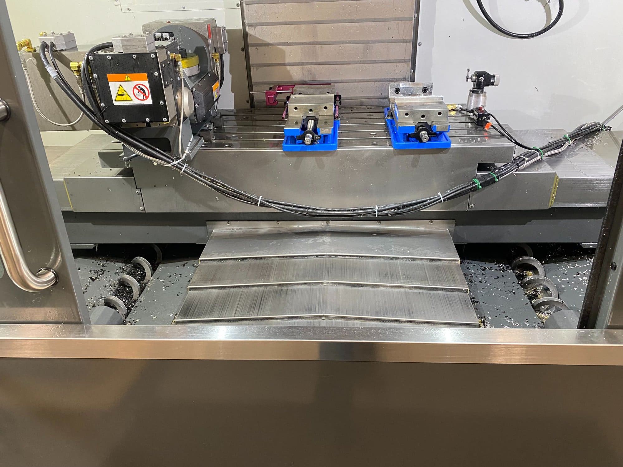 Haas TR200Y 5-Axis Trunnion, Rotary Table, 2019 - Little Use - Image 4