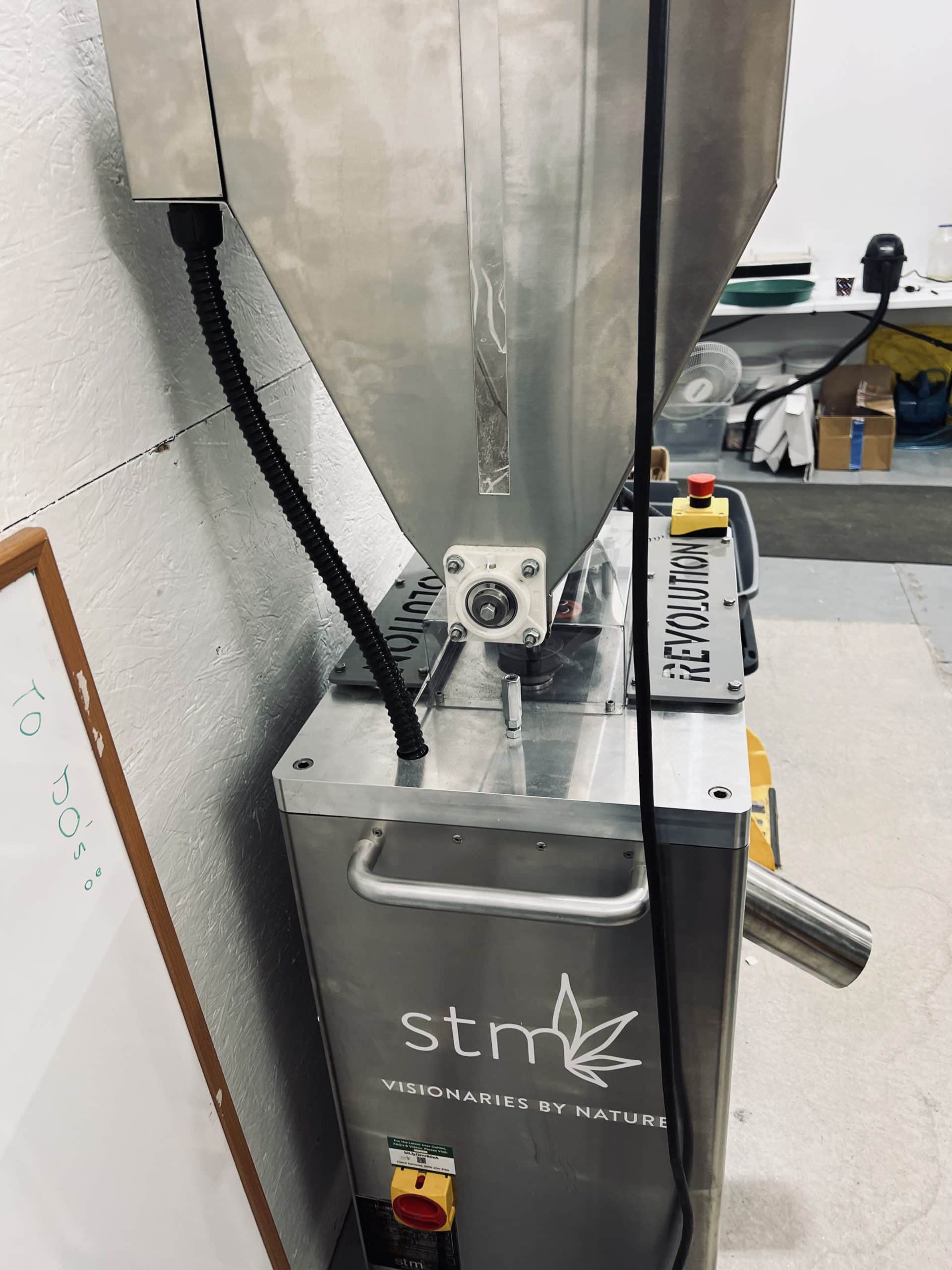 STM Canna STM-RV Revolution 2.0 Fine/Coarse Commercial Cannabis Grinder, 2021 - Image 3